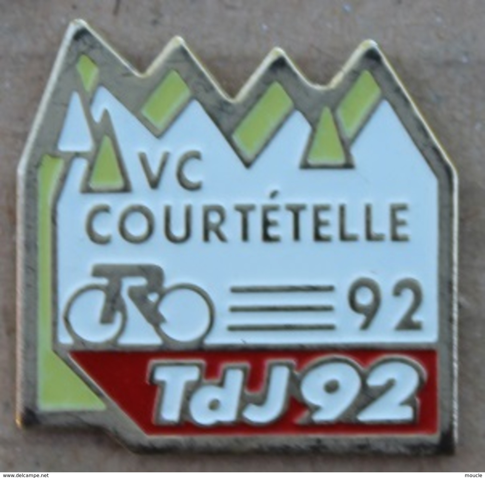 CYCLISME - VELO - CYCLISTE - VELO CLUB COURTETELLE - TDJ 92 - TOUR DES JEUNES - JURA SUISSE  - (JAUNE) - Cyclisme