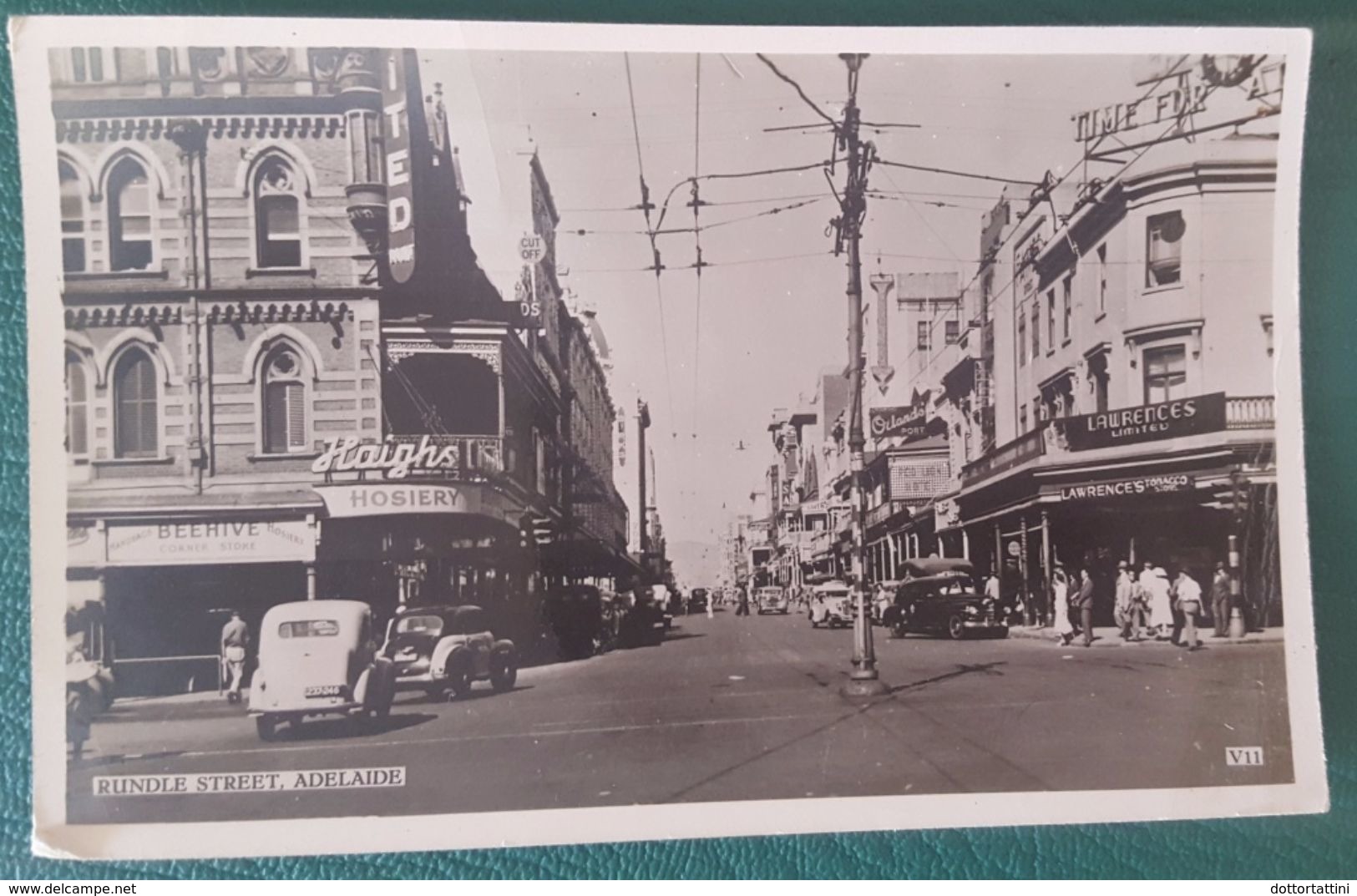 ADELAIDE - Rundle Street - Old Cars - Adelaide