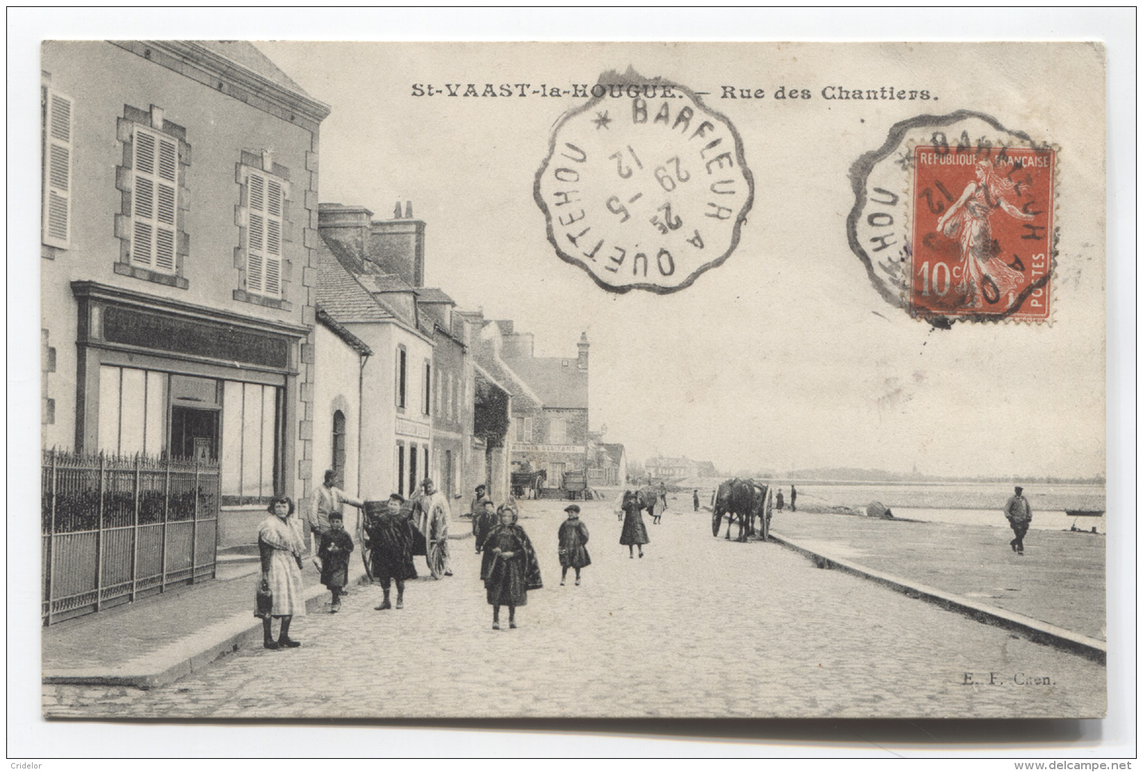 50 - SAINT-VAAST-LA-HOUGUE- RUE DES CHANTIERS - CACHET CONVOYEURS  OUETTEHOU A BARFLEUR - BON ETAT - VOIR ZOOM - Saint Vaast La Hougue