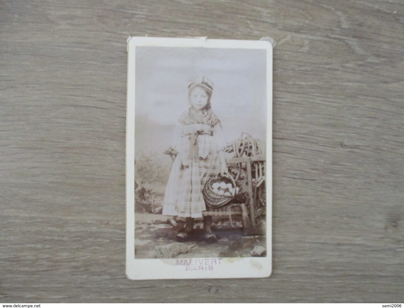 CDV PHOTOGRAPHE MALIVERT BOURBOULE LES BAINS PETITE FILLE PANIER - Cartes De Visite