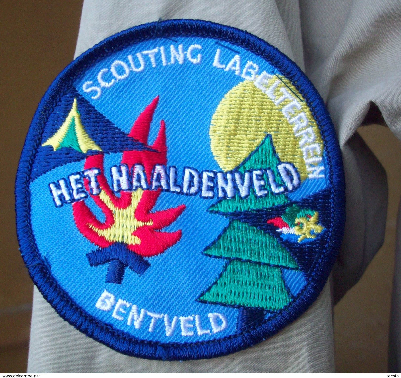 Netherlands scout shirt - 11 patches