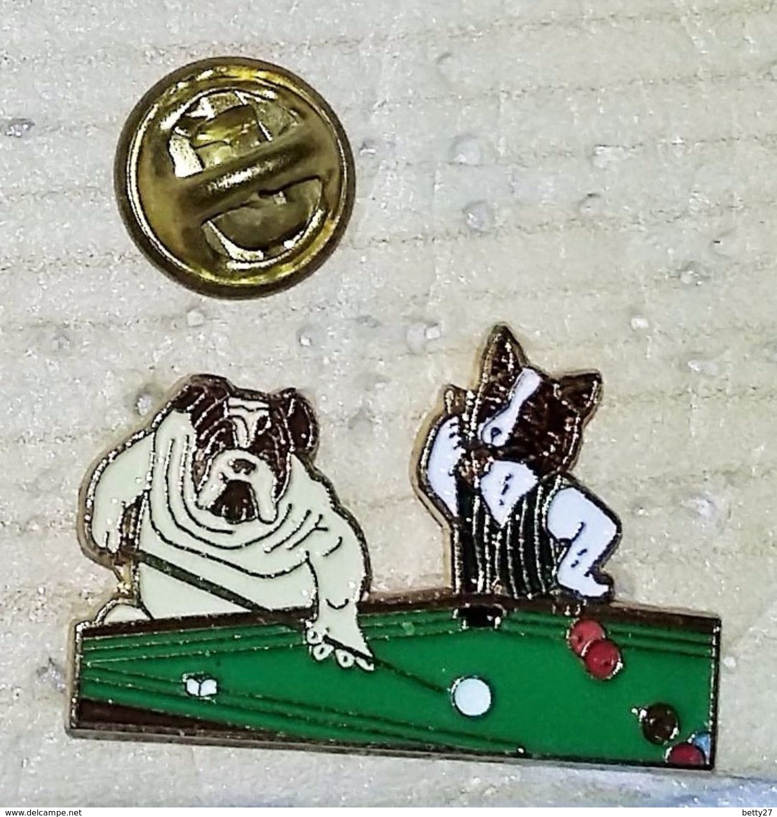 Pin' S   JOUEUR DE BILLARD  / Les Animaux LE BOULEDOGUE Et LE RENARD  ( Double Attaches ) P7+ - Billiards