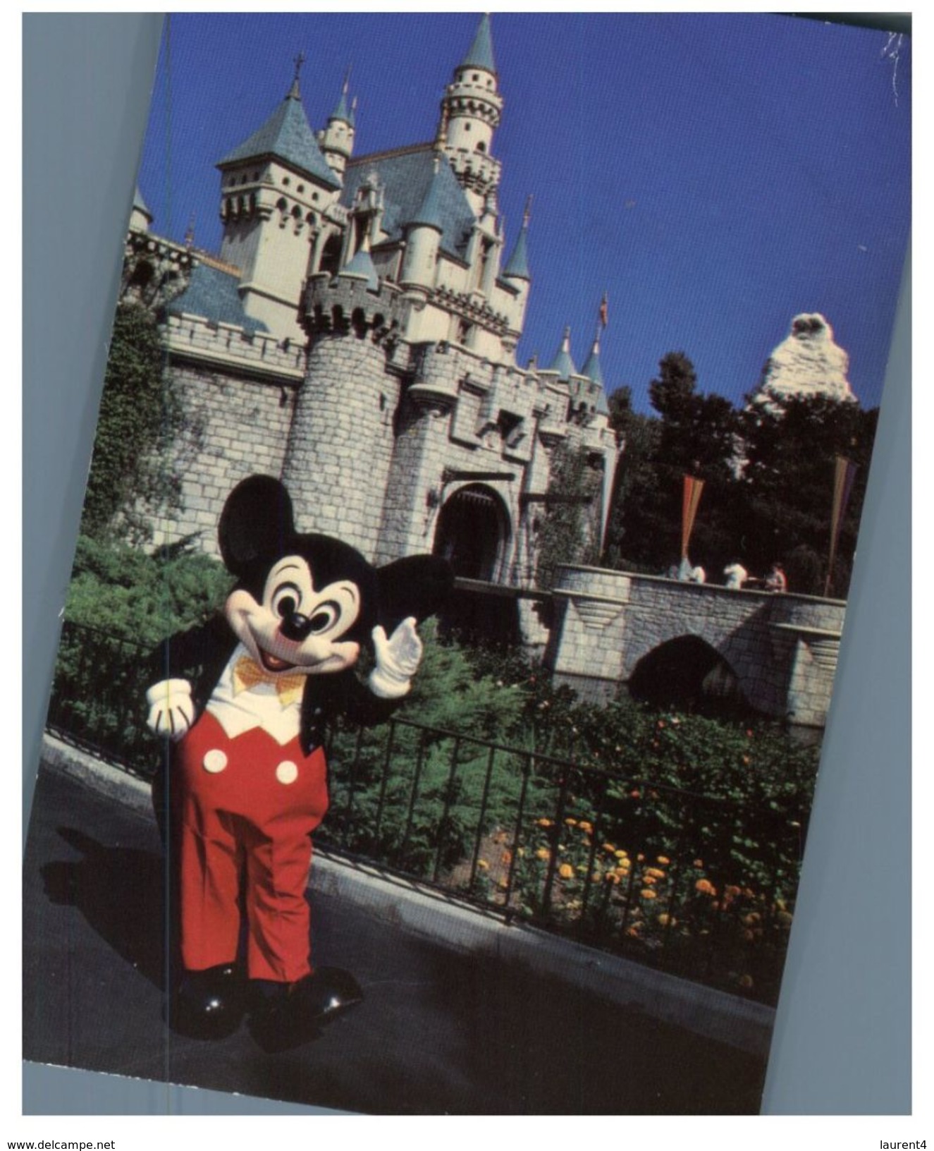 (PF 210) Sleeping Beauty Castle And Mickey Mouse - Disneyland