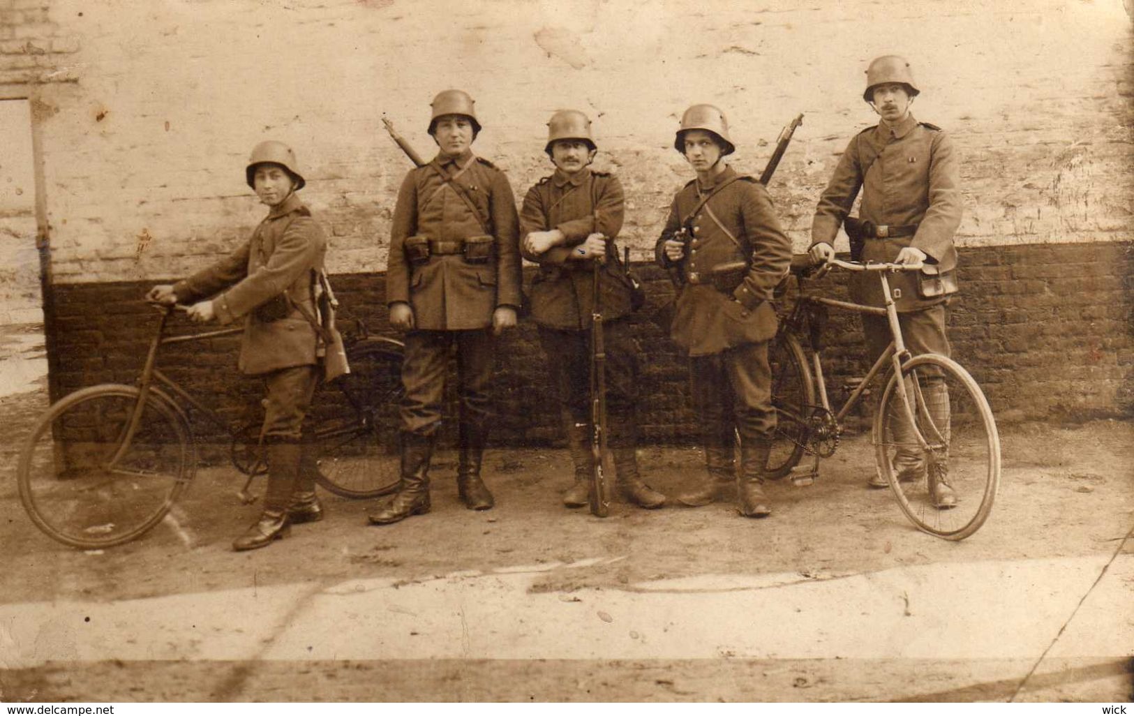 Foto Goeulzin Bei Vic-en-Artois ? Göelzin B. Dnä / Gölzin -orig Foto 14.04.1918 I. WK  -Deutsche Soldaten M. Fahrrad - Sonstige & Ohne Zuordnung