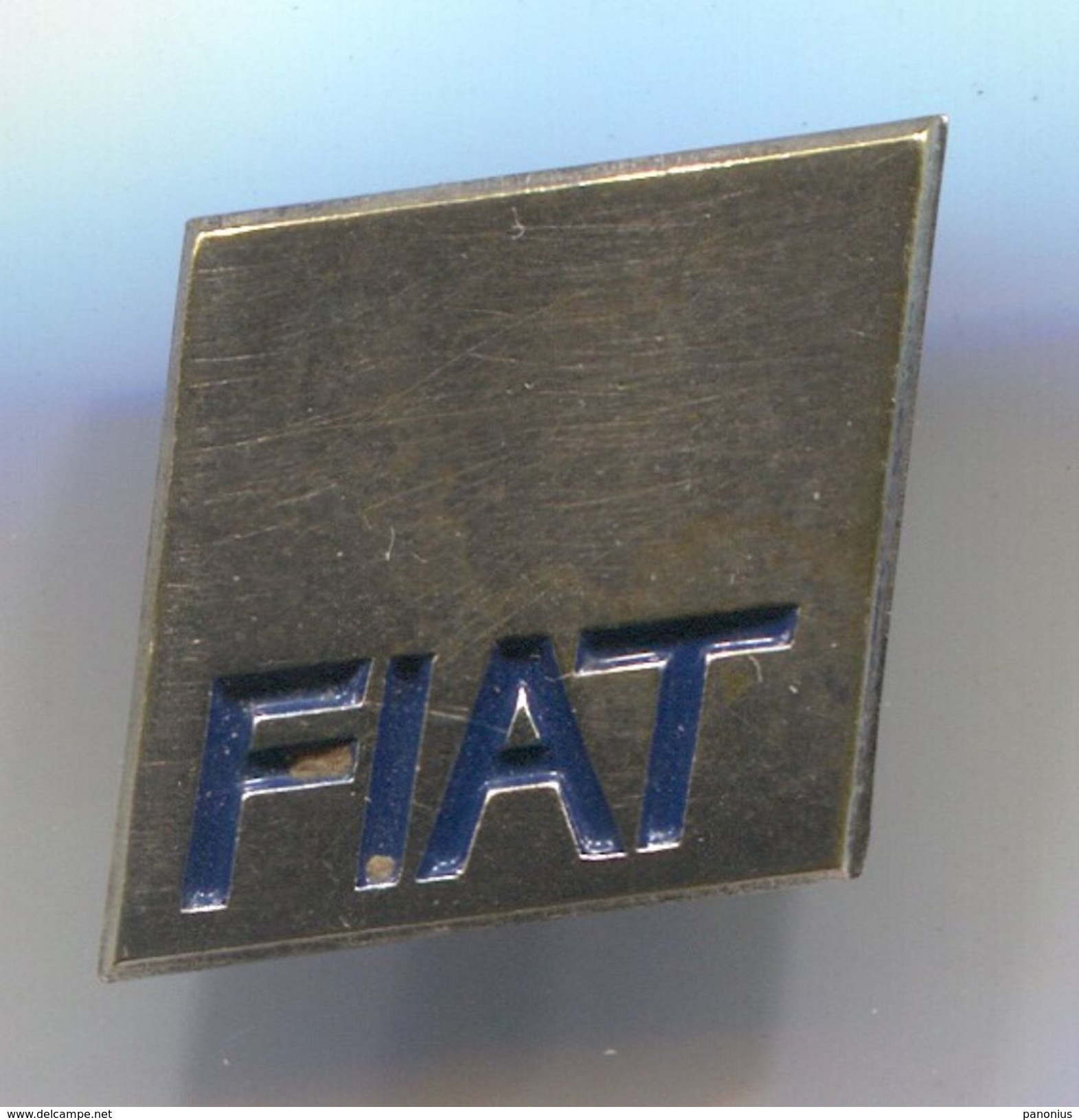 FIAT - Car, Auto, Automotive, Vintage Pin, Badge, Abzeichen - Fiat