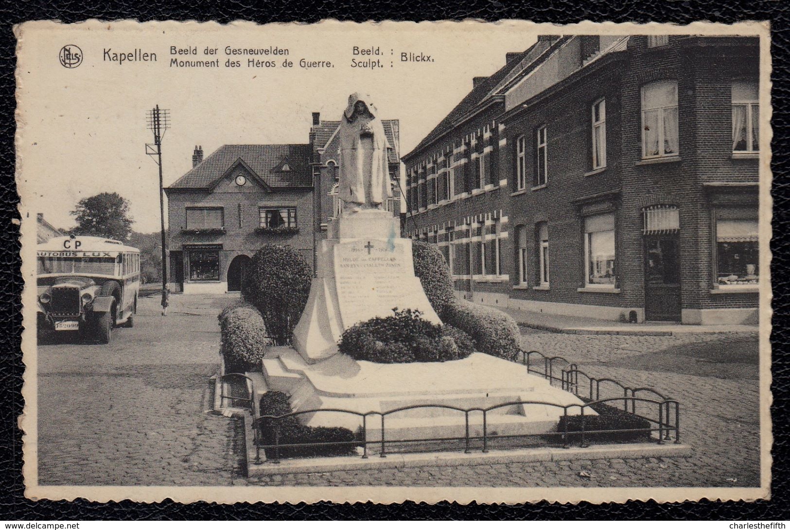 KAPELLEN / CAPPELLEN  - Beeld Der Gesneuvelden / Monument Des Héros De Guerre 1914 - 1918 ( Met Autobus) - - Kapellen