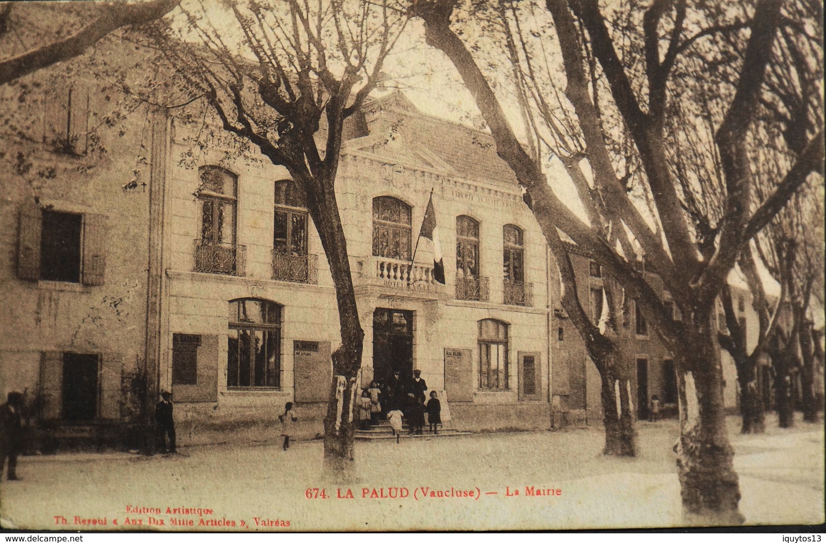 CPA.- FRANCE -  Lapalud Est Situé Dans Le Dép. De Vaucluse - Le Mairie - Animé - Daté 1914 - TBE - Lapalud