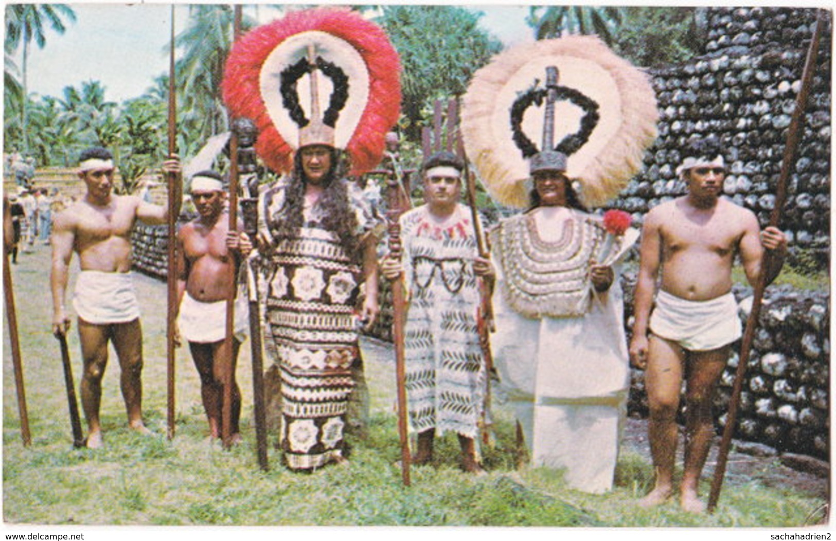 987. Pf. TAHITI ANCIEN. Costumes D'apparat Du Roi, Du Grand-prêtre Et De Son Orateur. 25838 - Polynésie Française