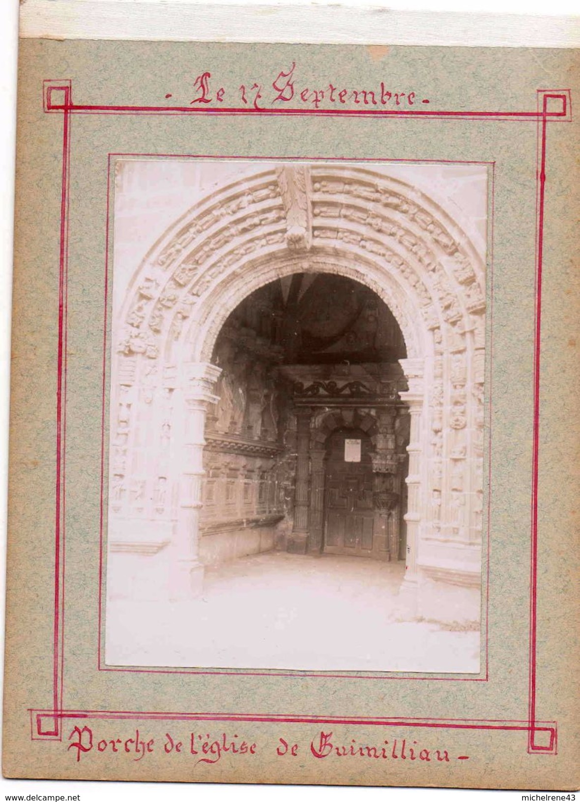 22 COTES D' ARMOR -  Photo Originale 1898  - Une Rue à Ploumanac 'h ,Porche De L Eglise De Guimilliau - Ploumanac'h