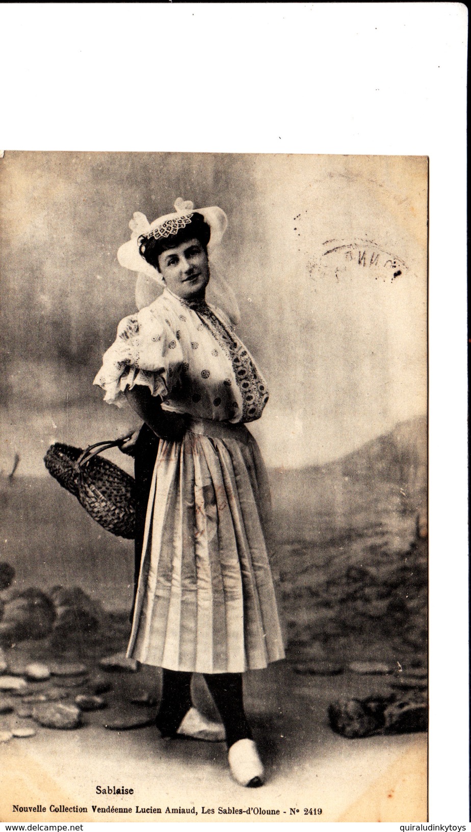 SABLAISE  Belle Cpa Animée Circulée En 1909 Bon état Voir Scans - Costumes