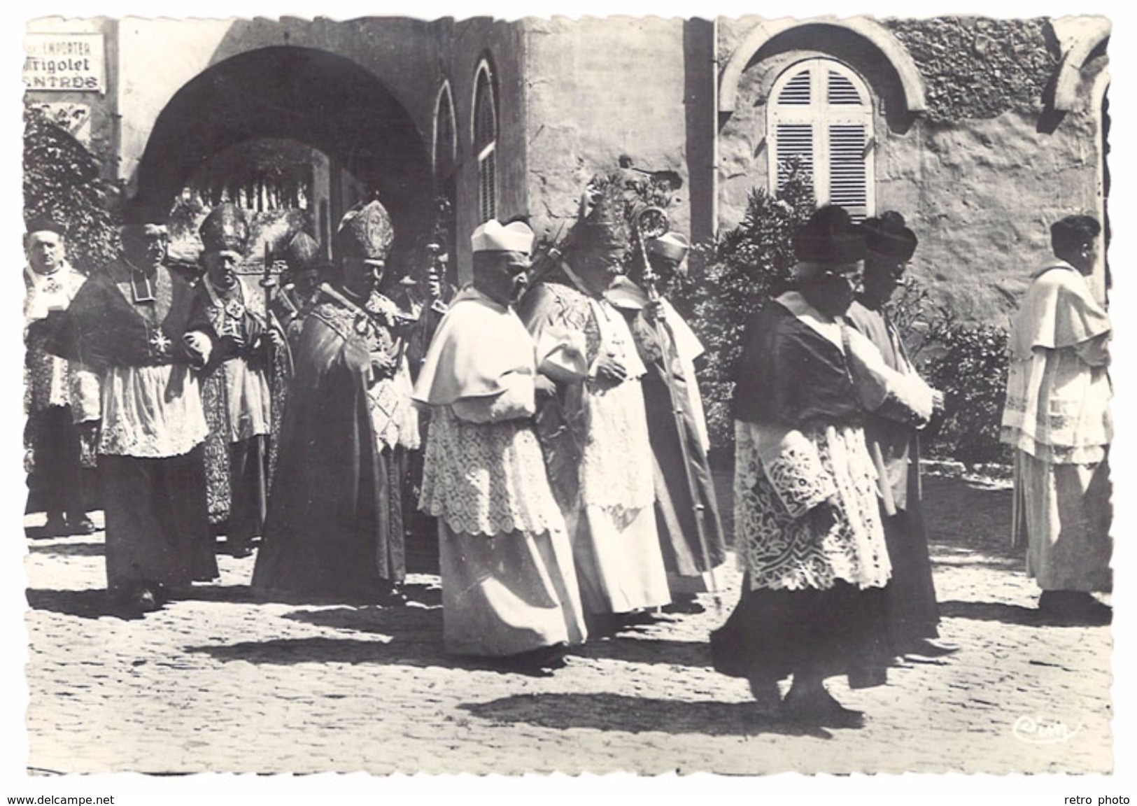 Cpsm Saint Michel De Frigolet - Procession De Saint Norbert Le 11 Juillet De Chaque Année - Autres & Non Classés