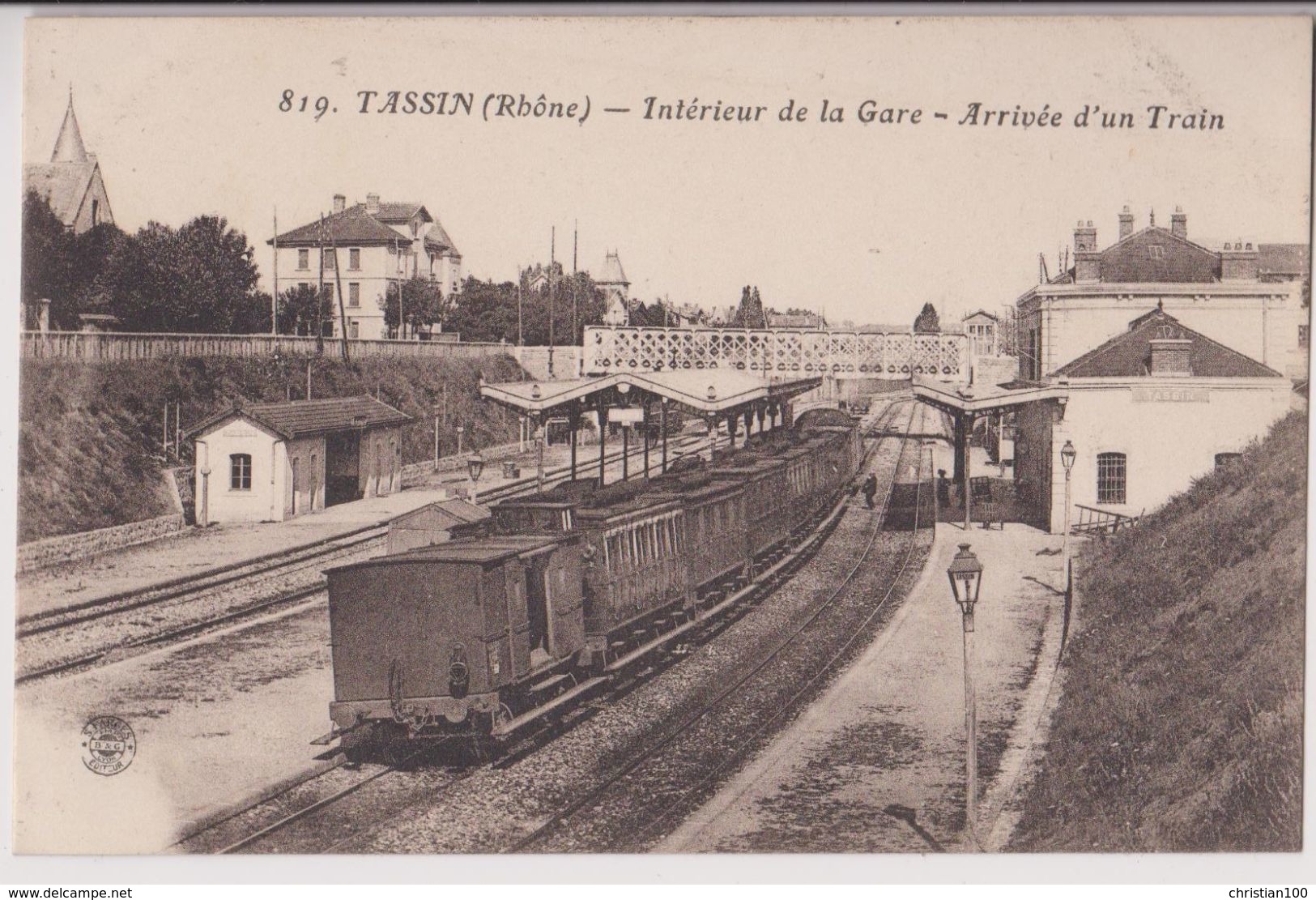 TASSIN : INTERIEUR DE LA GARE - ARRIVEE D'UN TRAIN - 2 SCANS - - Autres & Non Classés