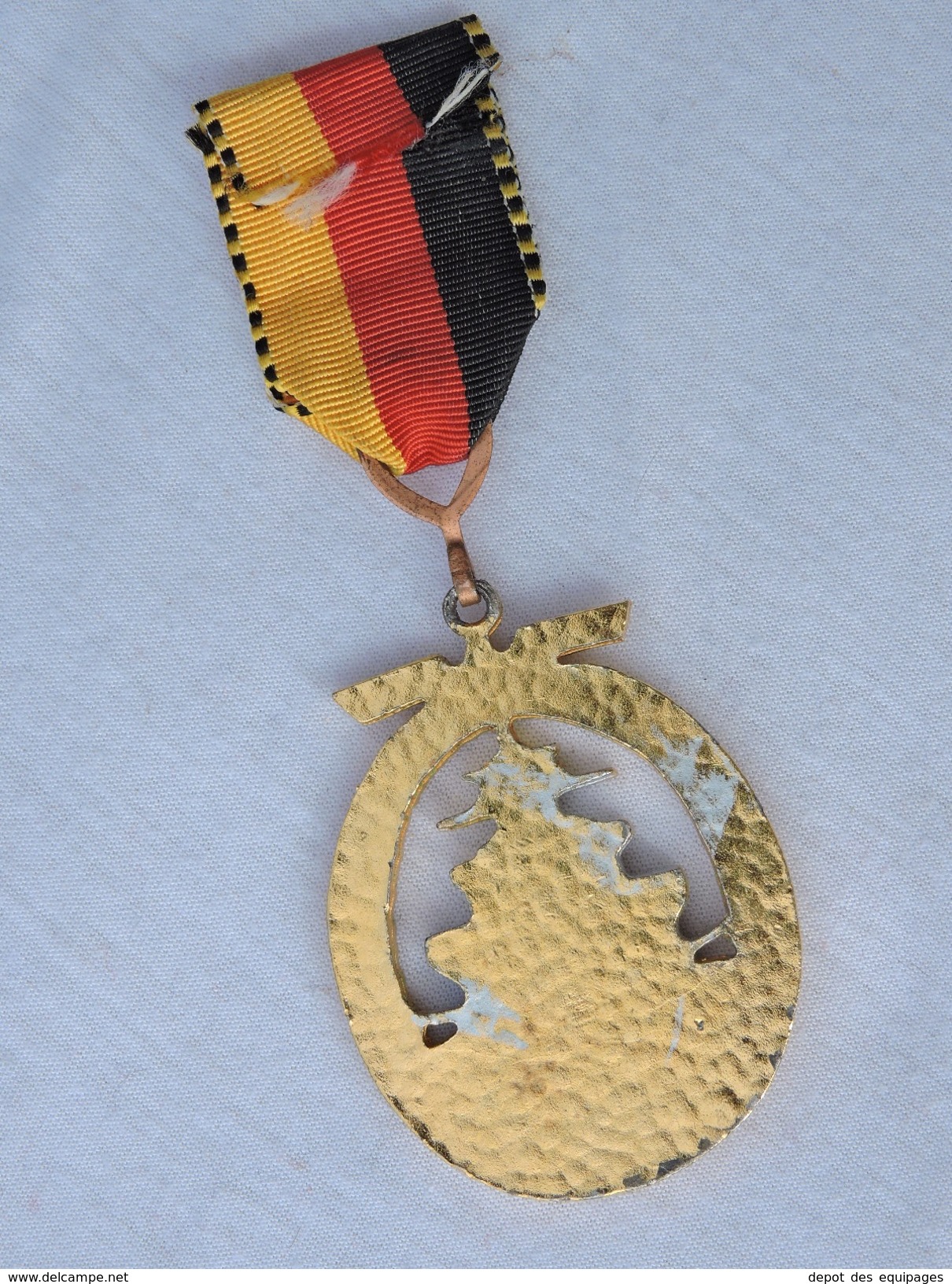 RARE INSIGNE Modéle 1957 KRIEGSMARINE - NAVIRES DE LIGNE Et CROISEURS - Deutsches Reich