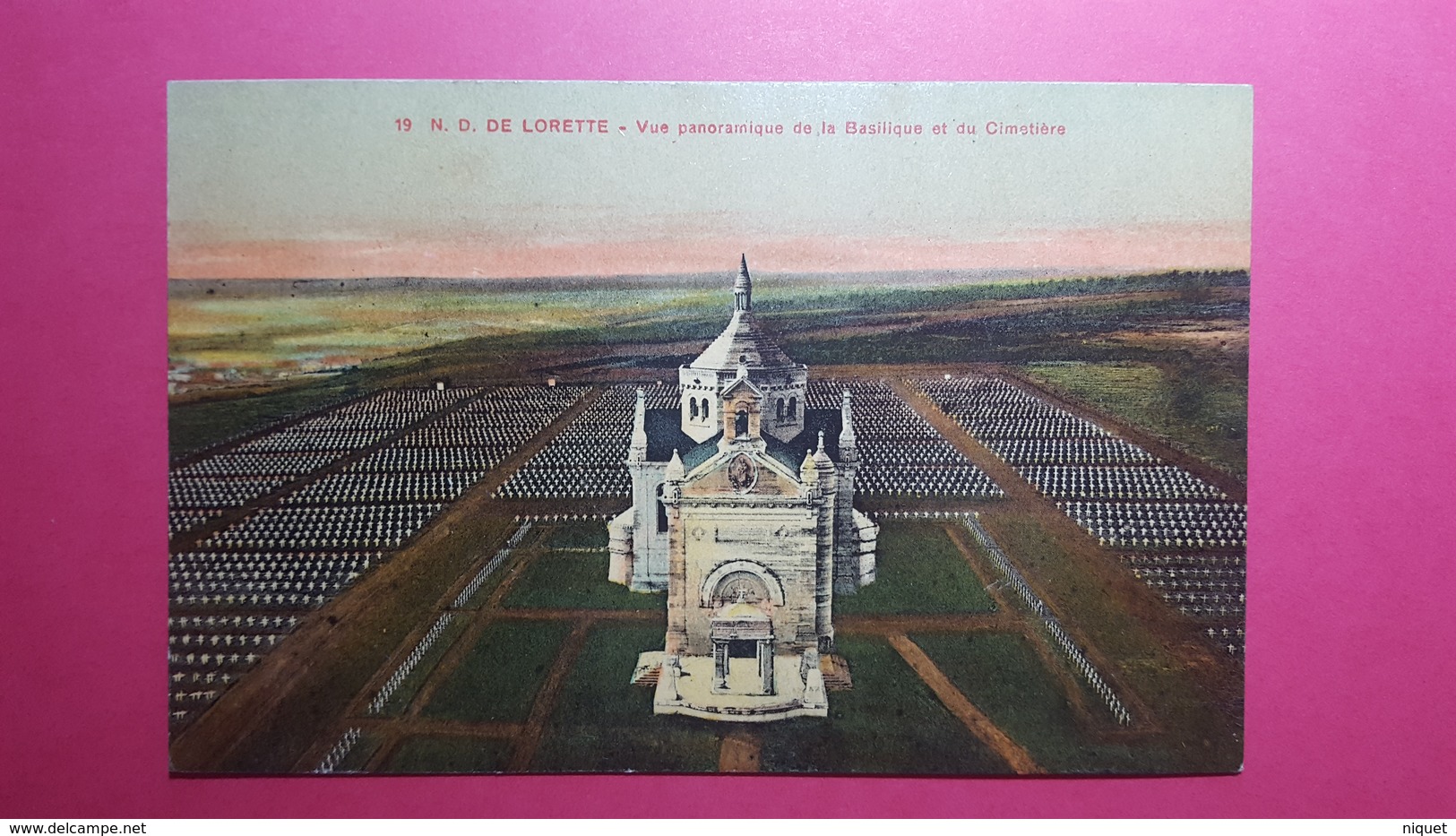 62 PAS DE CALAIS, Militaria, Notre-Dame De Lorette, Vue Panoramique De La Basilique Et Du Cimetière, (Fauchois) - Monuments Aux Morts