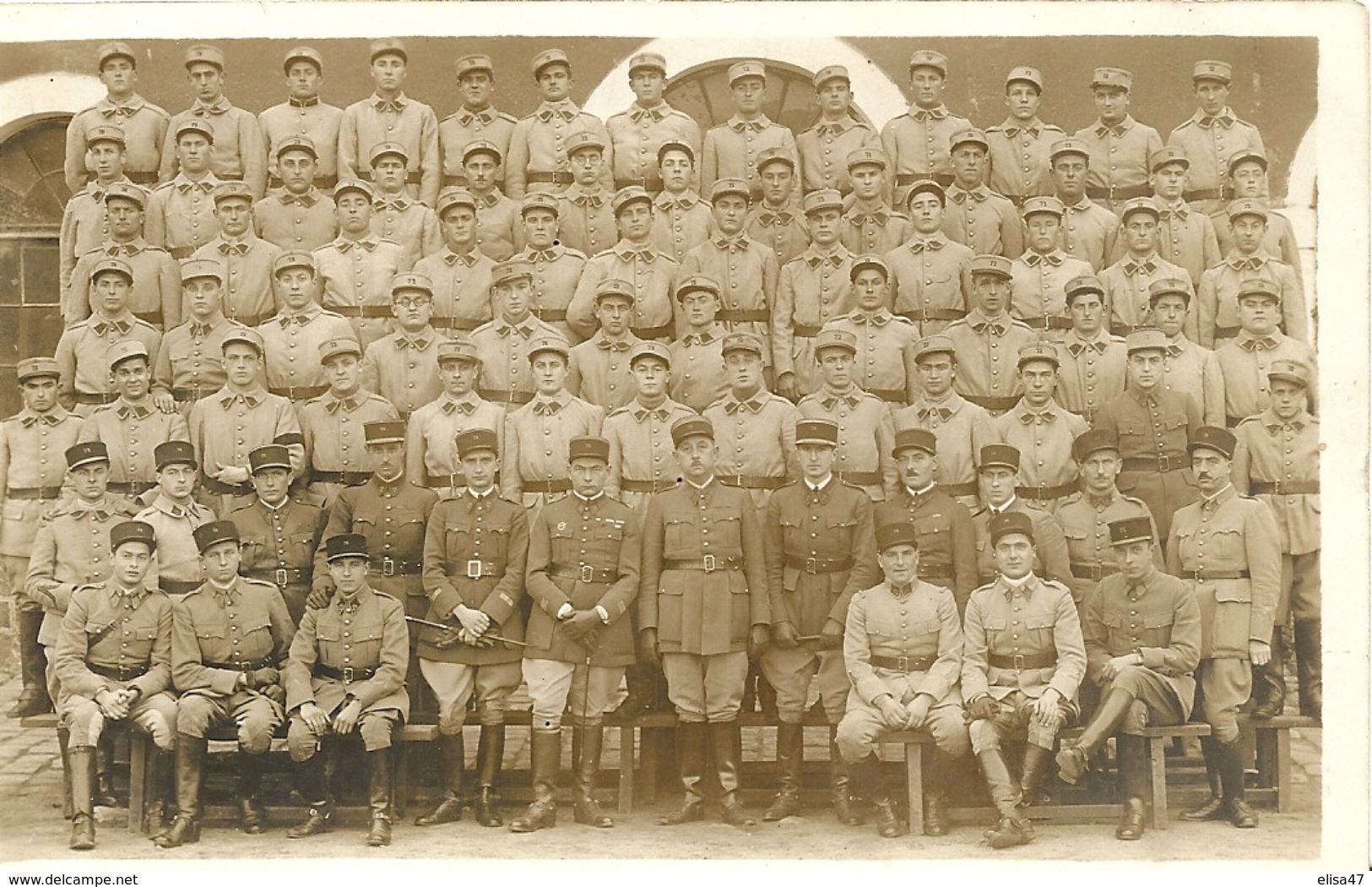 GROUPE  DE  MILITAIRE AVEC  LEURS  ENCADEMENTS  OFFICIERS  ET  SOUS  OFFICIERS  NO    72  SUR  LE  COL  ET  KEPIS - Régiments