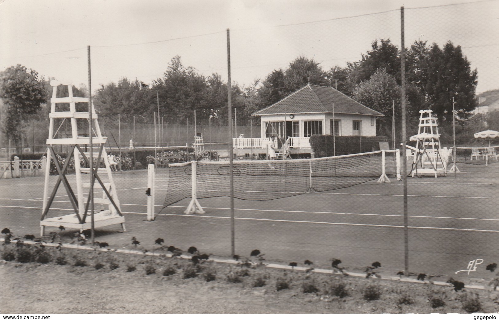 MEULAN - Le Tennis Club - Meulan
