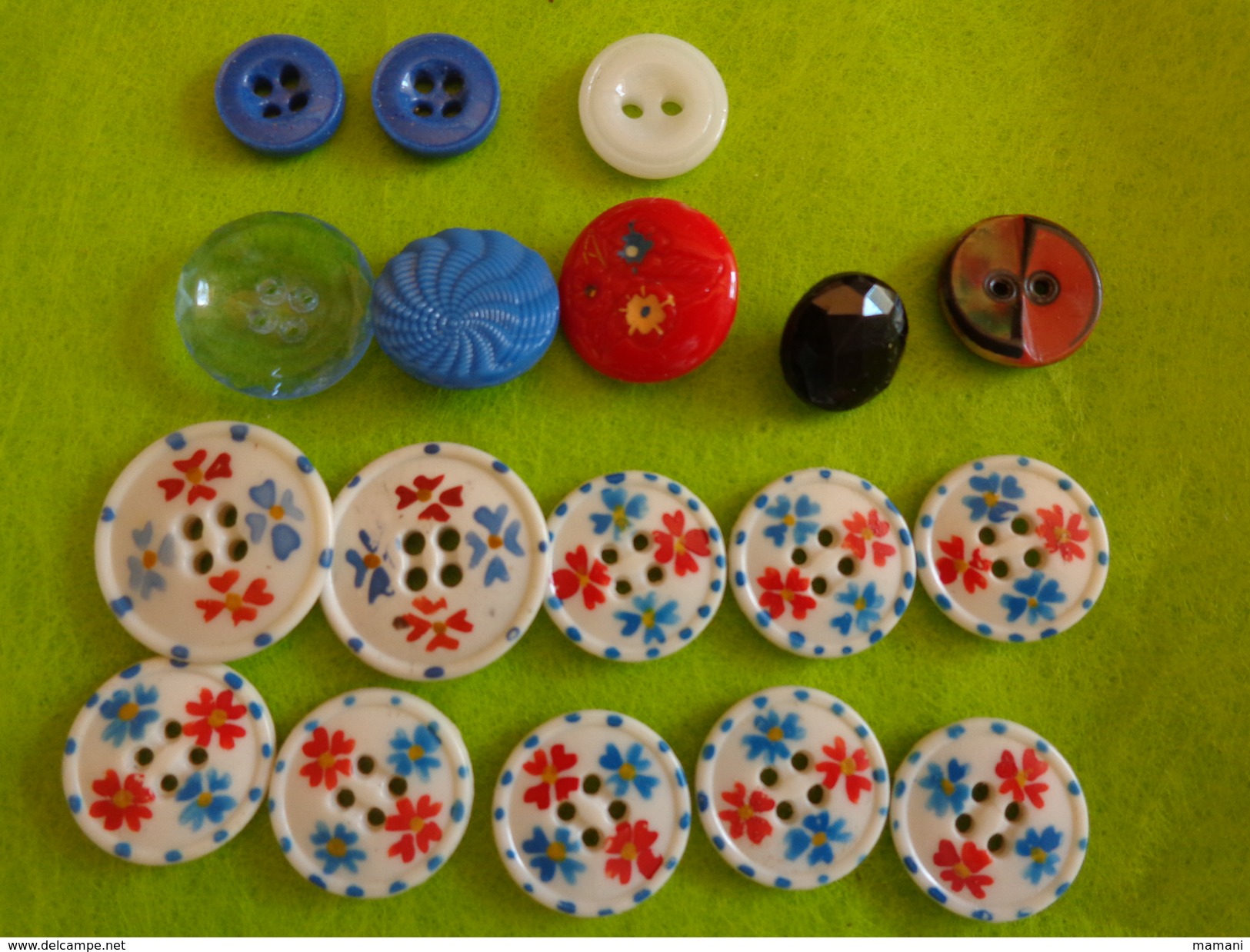 Lot De  Boutons Verre-peints- Graves Etc... - Boutons