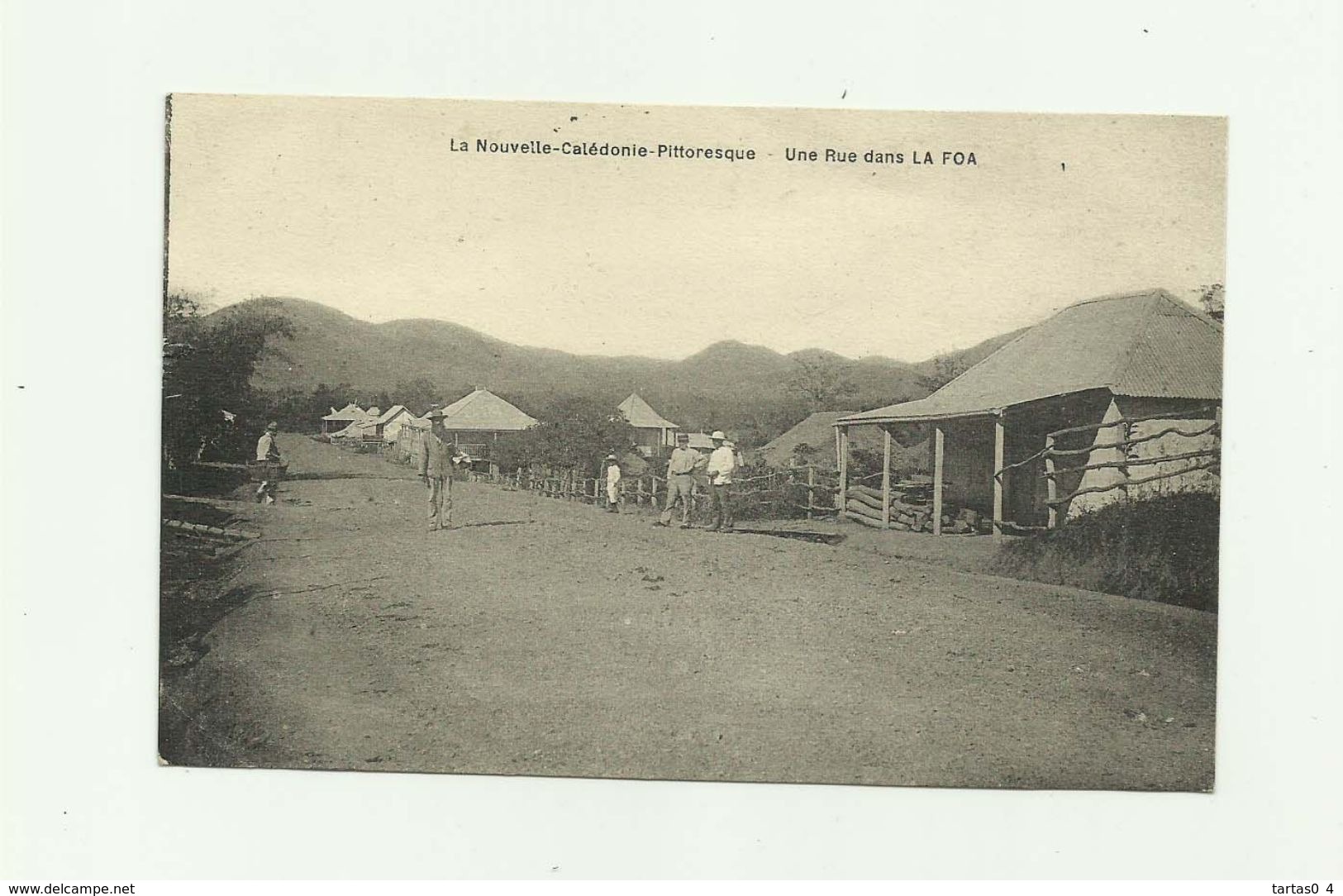 NOUVELLE CALEDONIE - Une Rue Dans LA FOA Animée Bon état - Nouvelle Calédonie