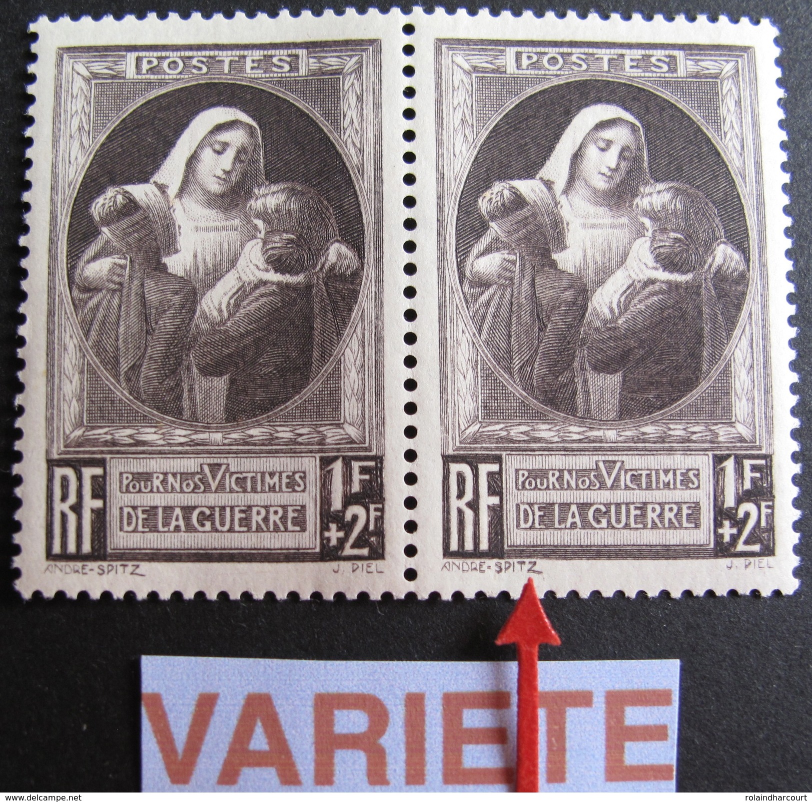 LOT R1703/426 - 1940  - N°465 + 465a VARIETE &#x261B; DOUBLE SIGNATURE TENANT A NORMAL - NEUFS** - Cote : 52,00 &euro; - Unused Stamps