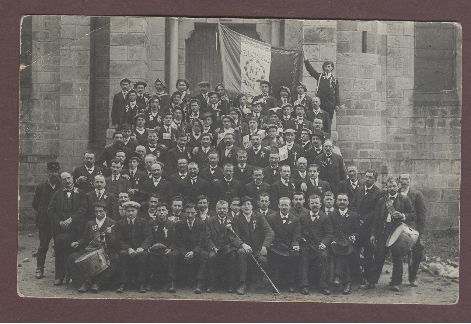 PELUSSIN Carte Photo Conscrits Conscrit  Classe ? Tambour Cocarde LOIRE 42410 Pelussin Arrondissement De Saint-Étienne - Pelussin