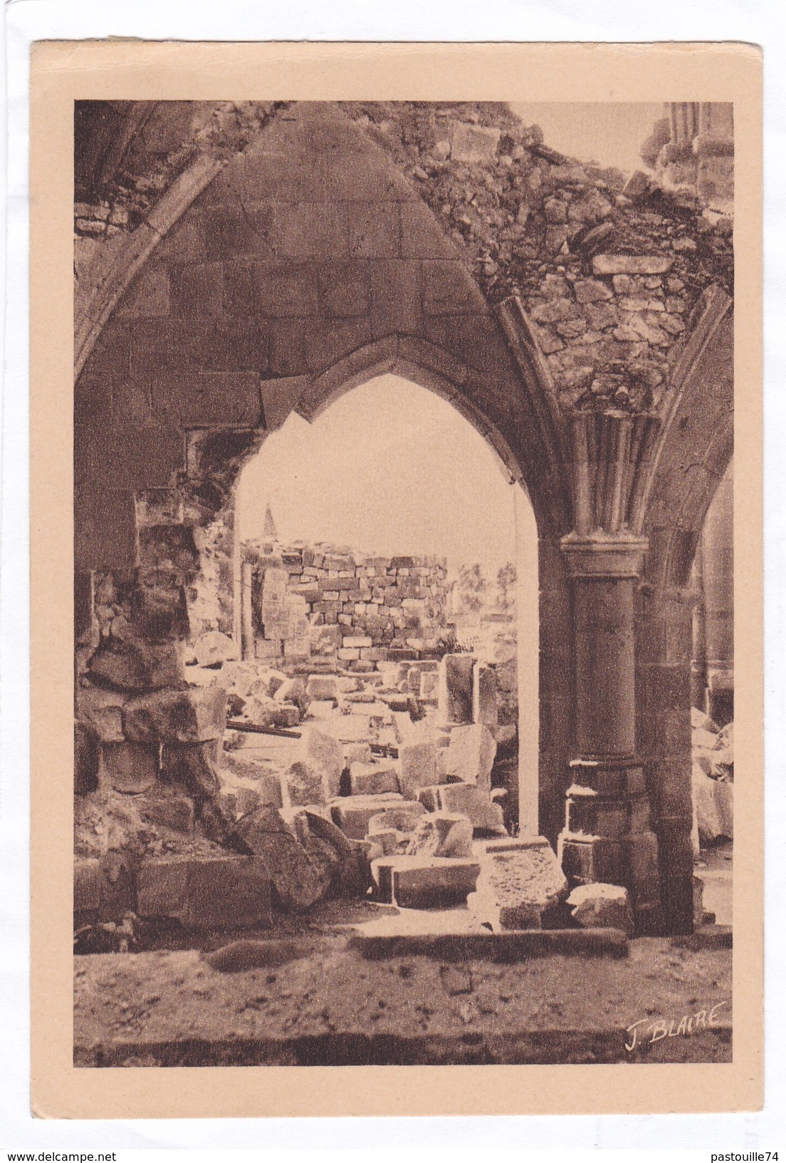 SAINT-DIE (Vosges)  -  1947    21.  -   A  Travers Un Arceau Du Cloître (Format : 16 Cm. X 11 Cm.) - Saint Die