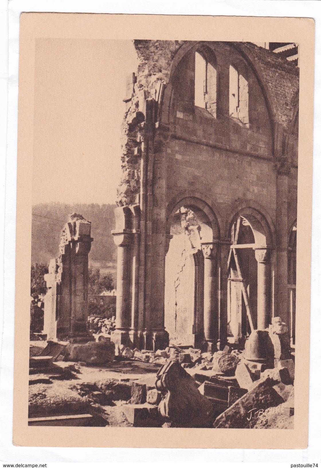 SAINT-DIE (Vosges)  -  1947    24.  -   Nef De La Cathédrale, Côté Sud  (Format : 16 Cm. X 11 Cm.) - Saint Die