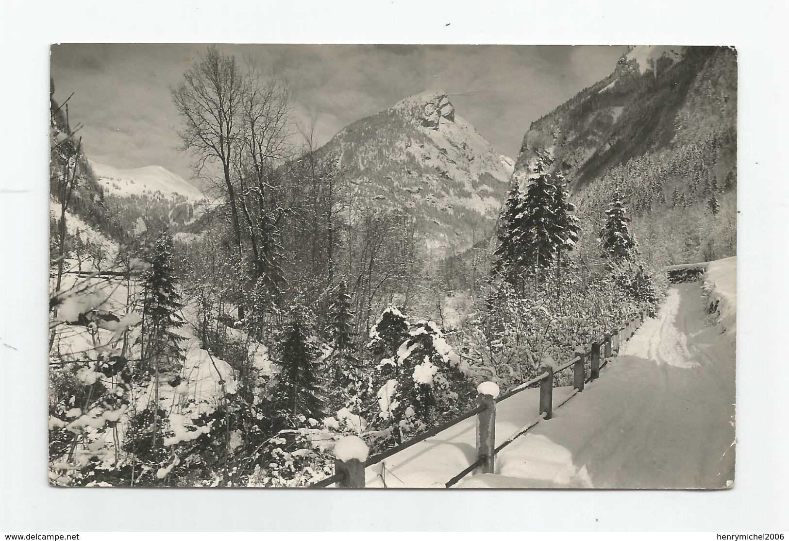 Haute Savoie - 74 - Samoens Le Chemin De Chevreret Et Thuet Ed Photo Girard - Samoëns