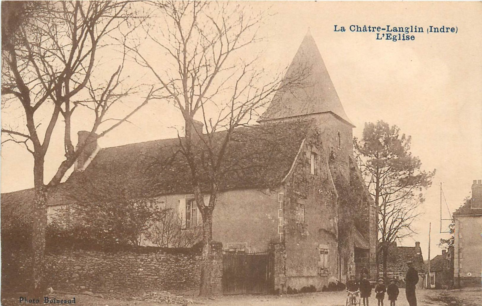 LA CHATRE LANGLIN - PLACE DE L'EGLISE - RUE - ANIMATION - Autres & Non Classés