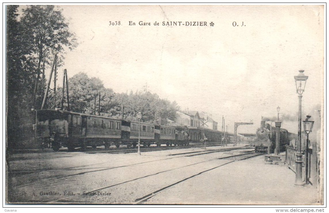 52 En Gare De SAINT-DIZIER  (Recto/Verso) - Saint Dizier