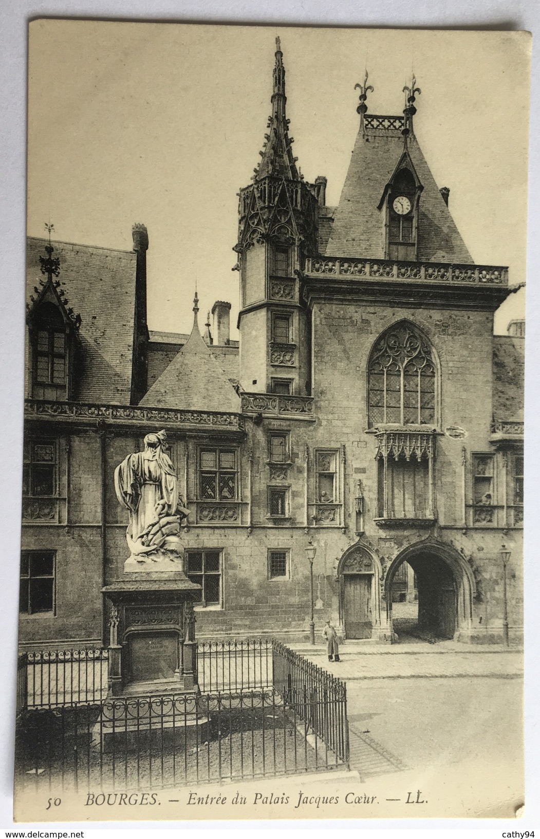 BOURGES: Entrée Du Palais Jacques Coeur - Bourges