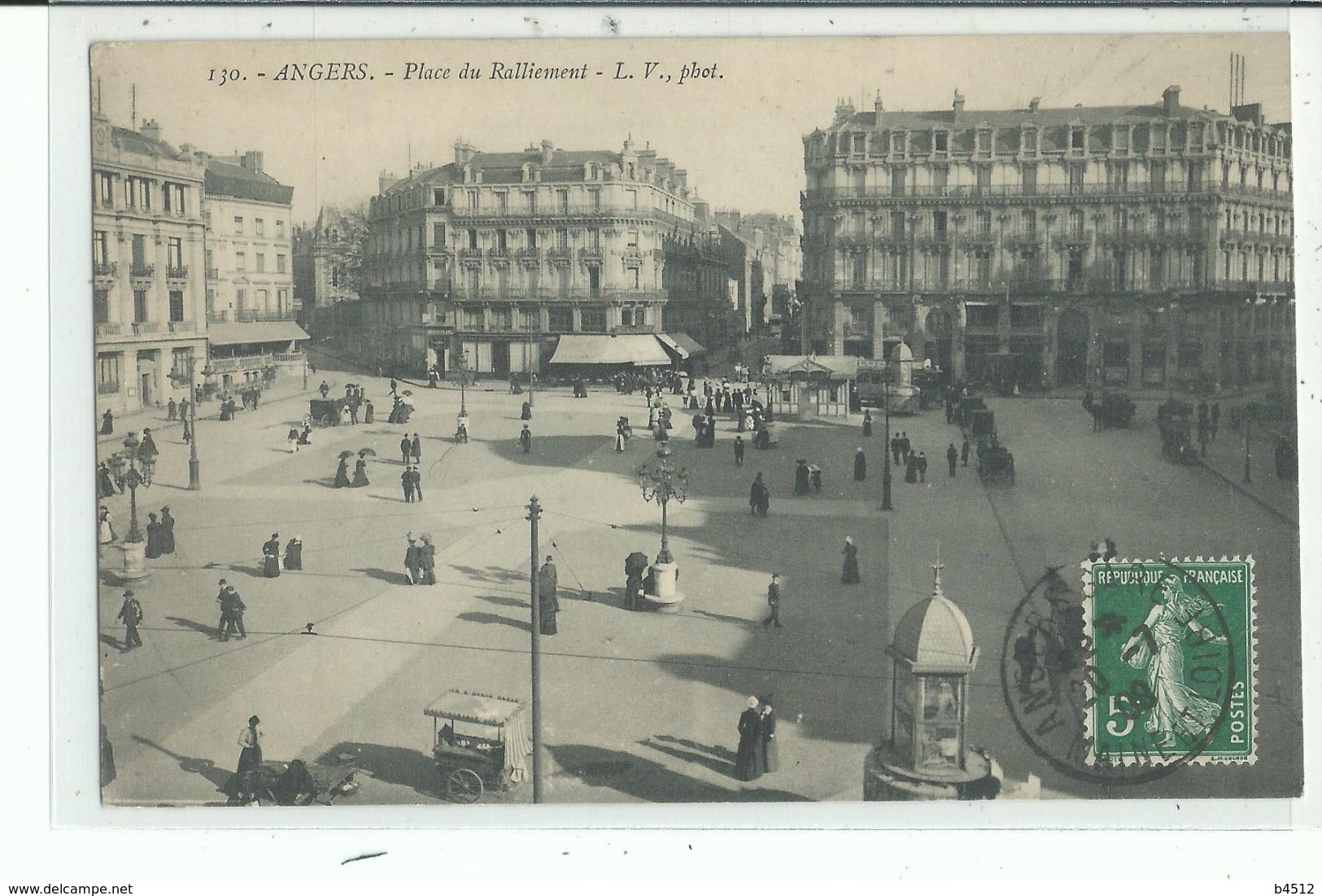 49 ANGERS Place Du Ralliement , Marchands Ambulants Sur La Place - Angers