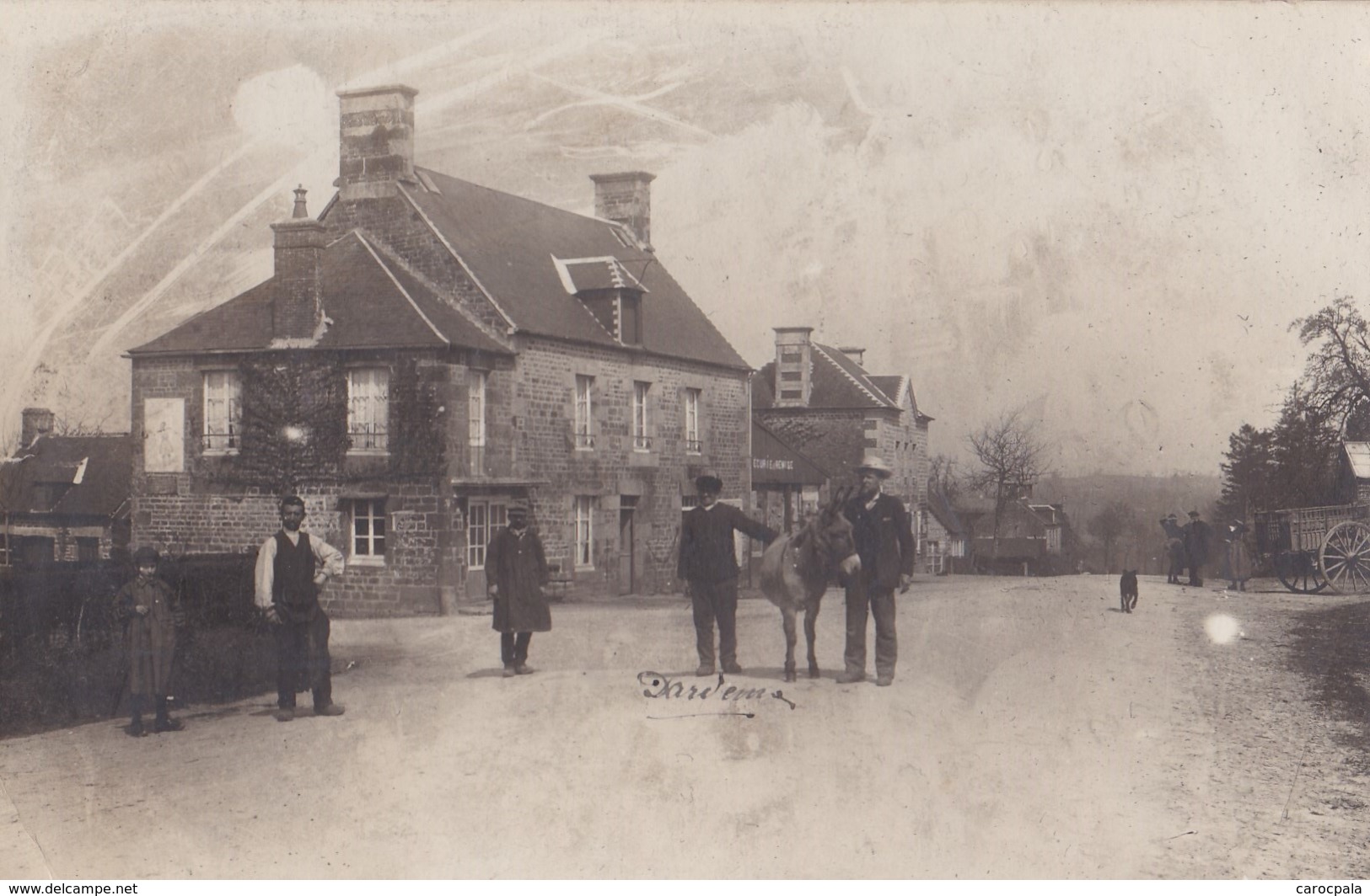 Carte Photo Vers 1910 ST GERMAIN DE TALLEVENDE / LE BOURG (écurie , Ane) - Autres & Non Classés