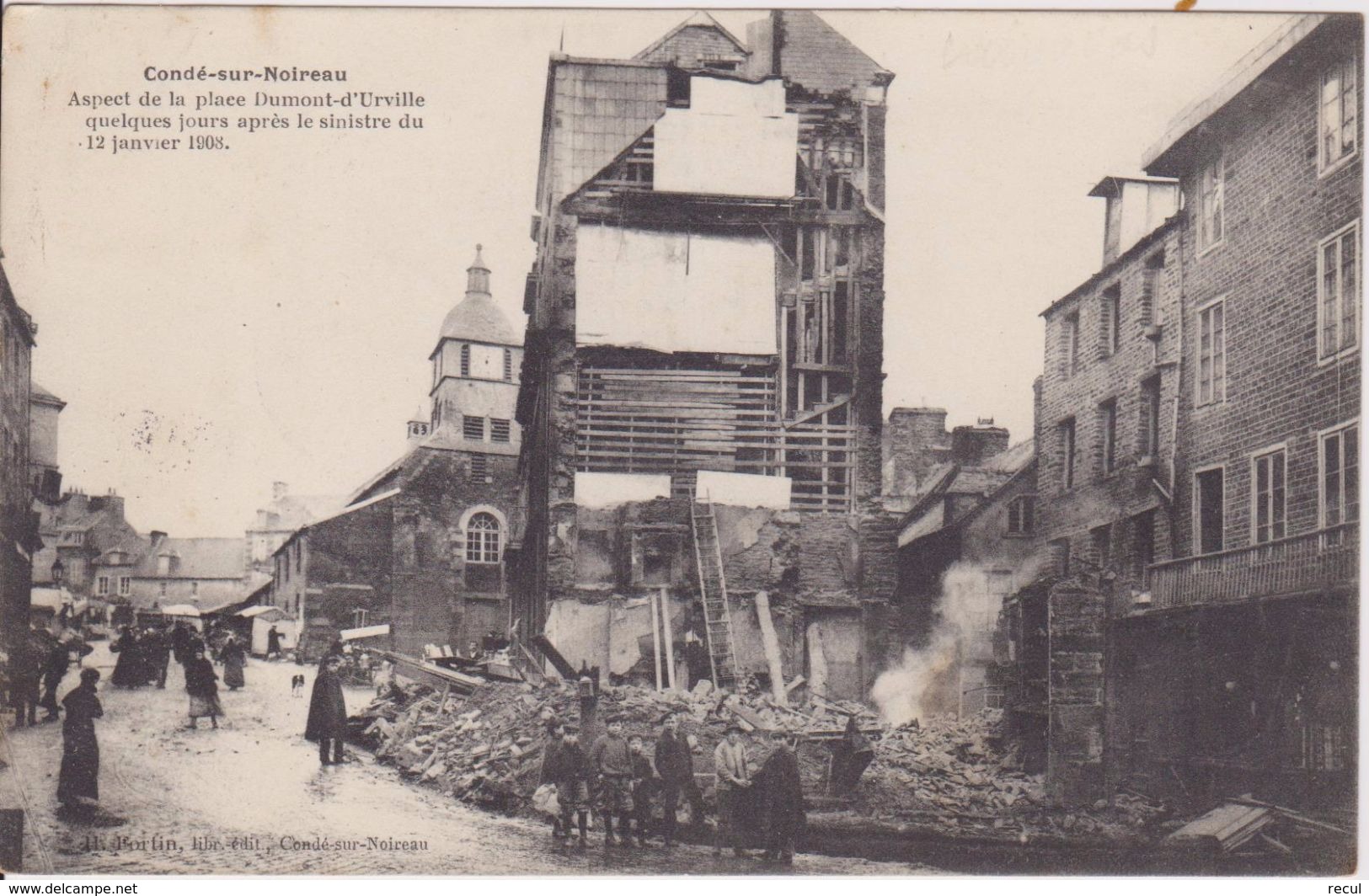 CALVADOS - CONDE SUR NOIREAU -  Aspect De La Place Dumont D'Eurville Quelque Jours Après Le Sinistre Du 12 Janvier1908 - Autres & Non Classés