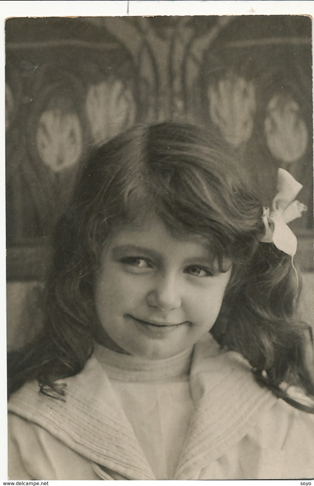 Tres Jolie Petite Fille Carte Photo - Portraits