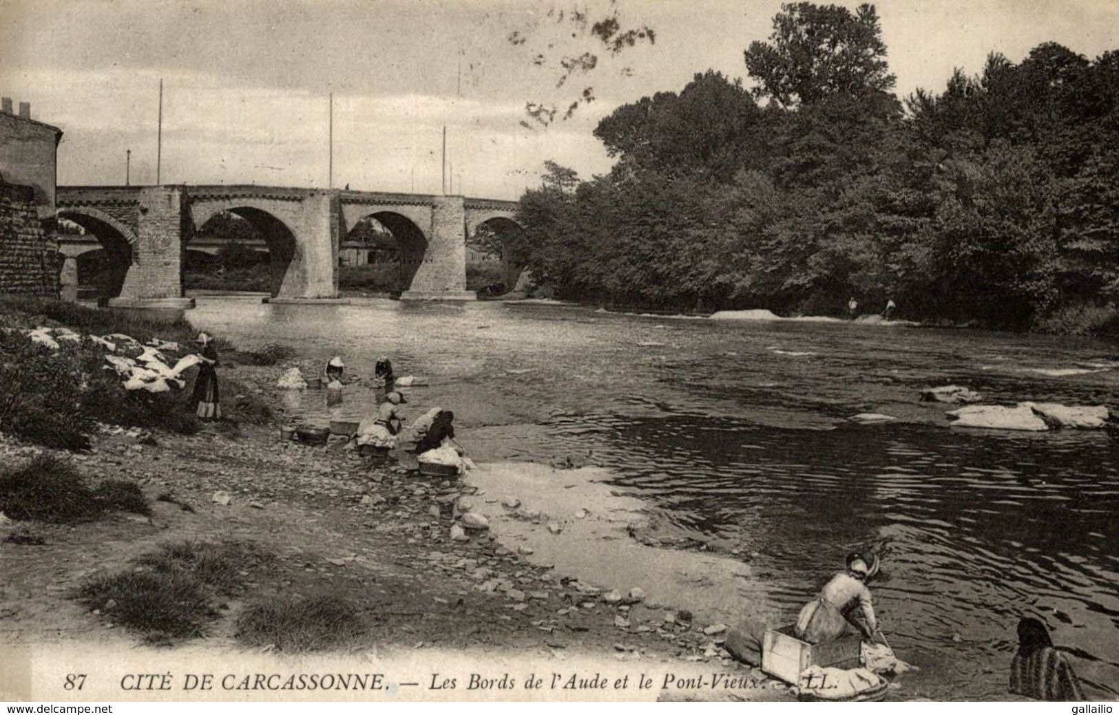 CITE DE CARCASSONNE LES BORDS DE L'AUDE ET LE PONT VIEUX - Carcassonne