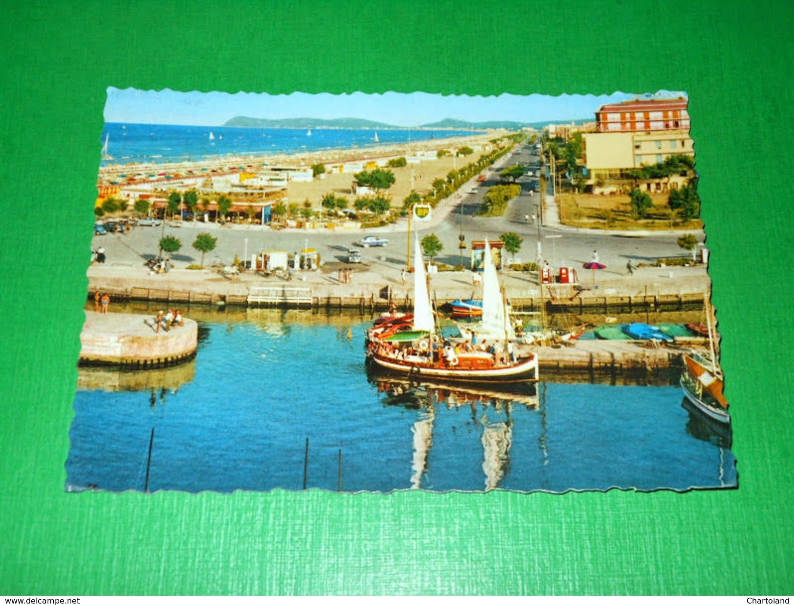 Cartolina Riccione - Lungomare E Spiaggia 1960 - Rimini