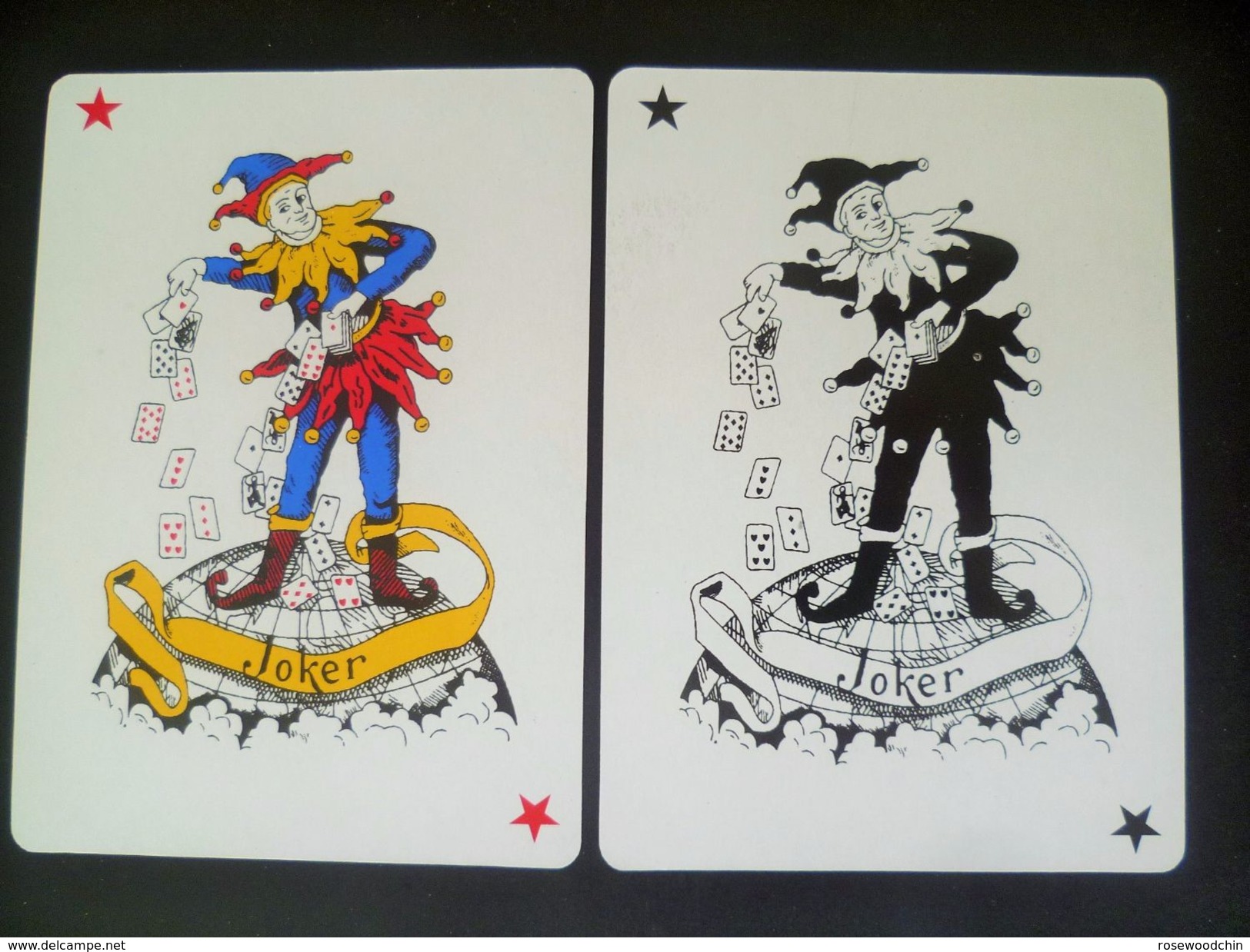 VINTAGE !!   2  Pcs. Guinness Stout Beer Black Playing Card Joker On Globe  (#84) - Playing Cards (classic)