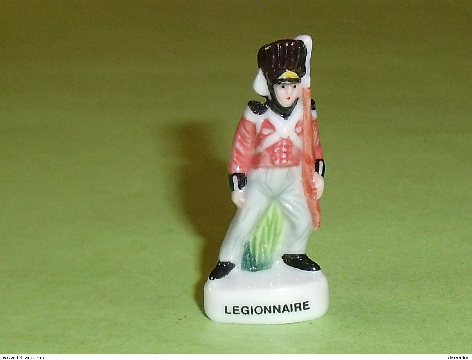 Fèves / Personnages : Legionnaire   T114 - Personnages