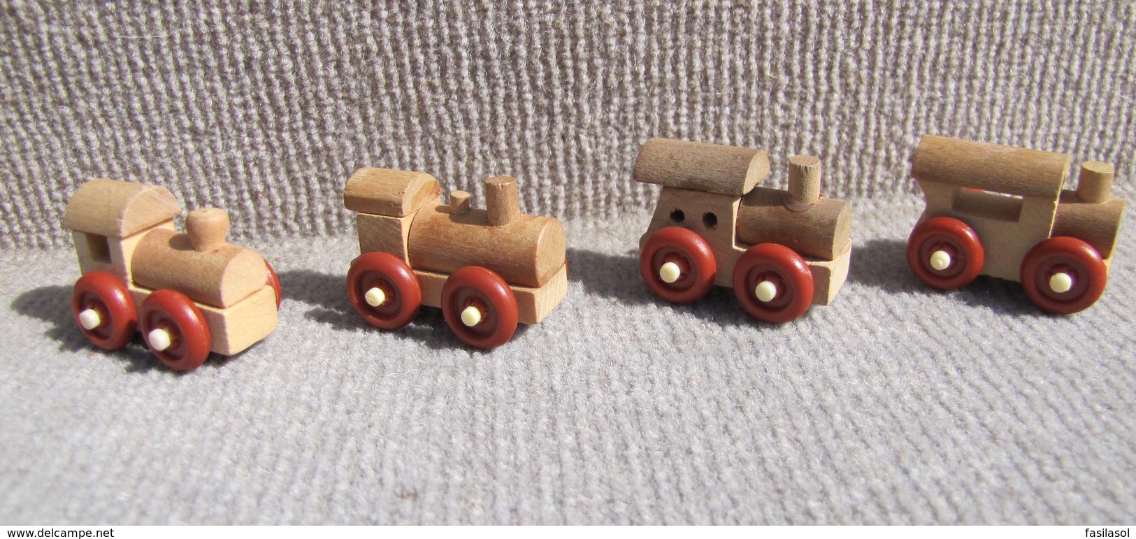 Kinder 1995 : Série Complète Les Locomotives En Bois (4 Figurines) - Komplettsets