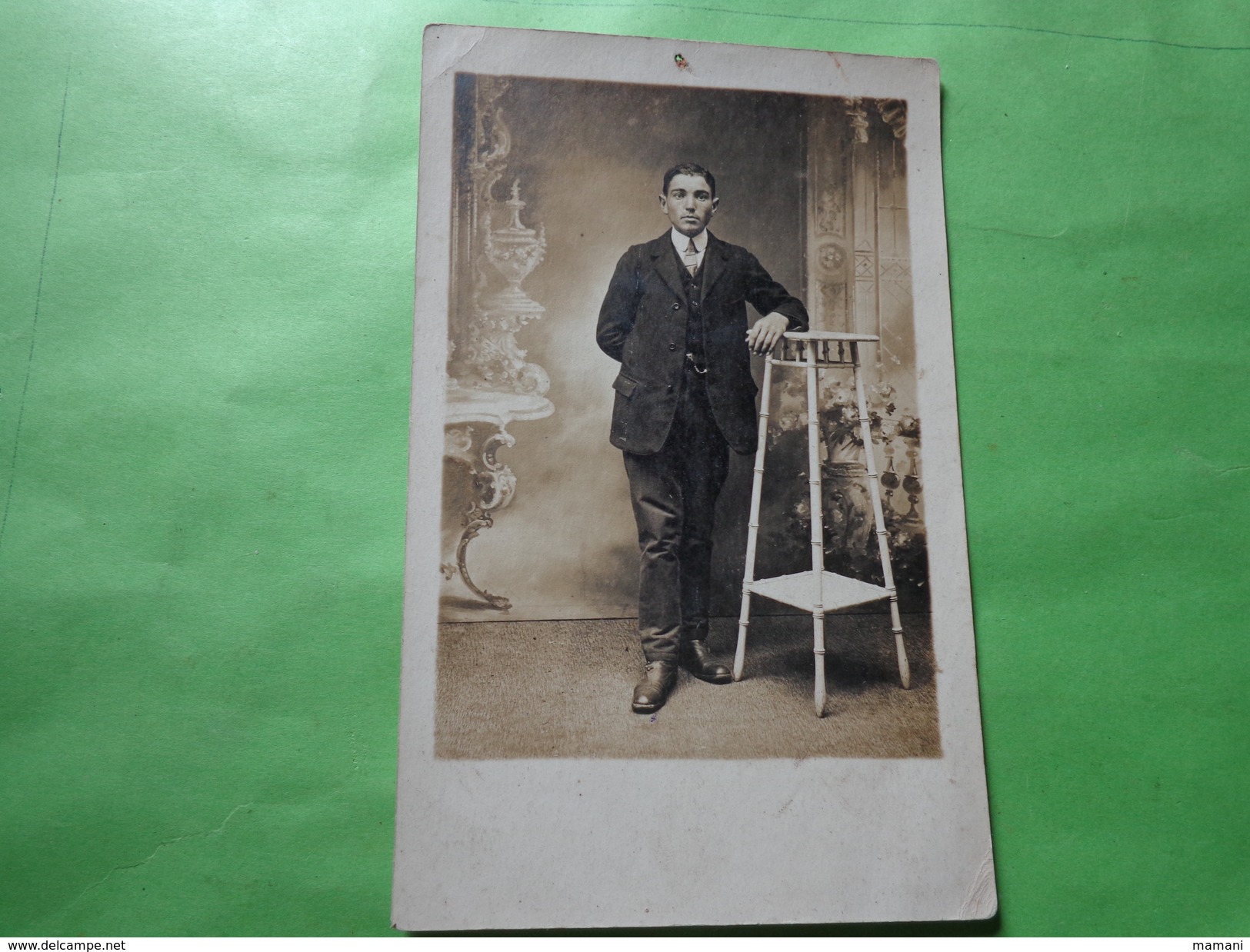 Carte  Photo  Personnage -jeune Homme- En Studio - Personnes Anonymes