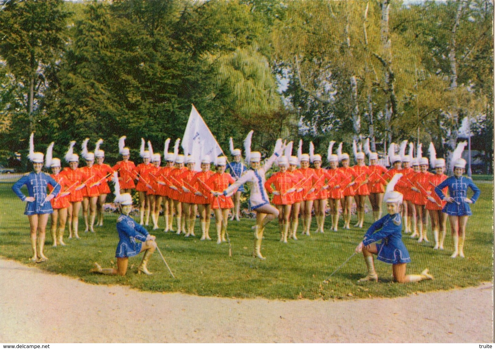 MOULINS LES MAJORETTES - Moulins