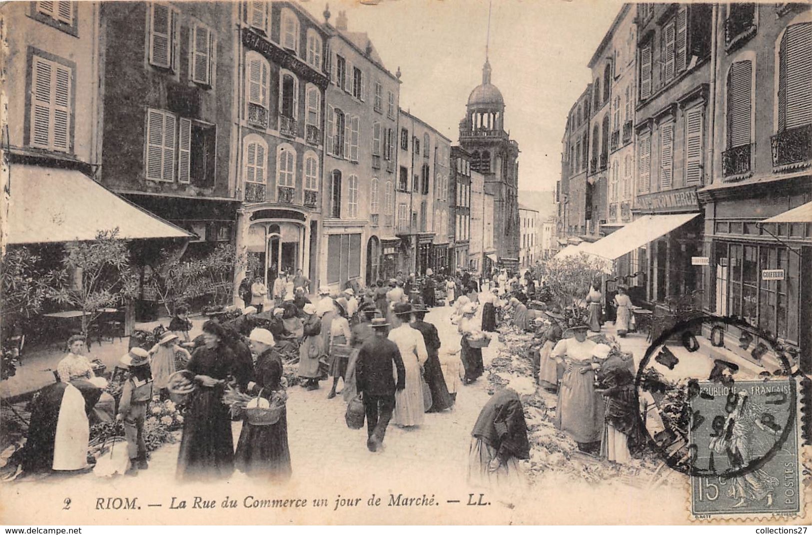 63-RIOM- LA RUE DU COMMERCE UN JOUR DE MARCHE - Riom