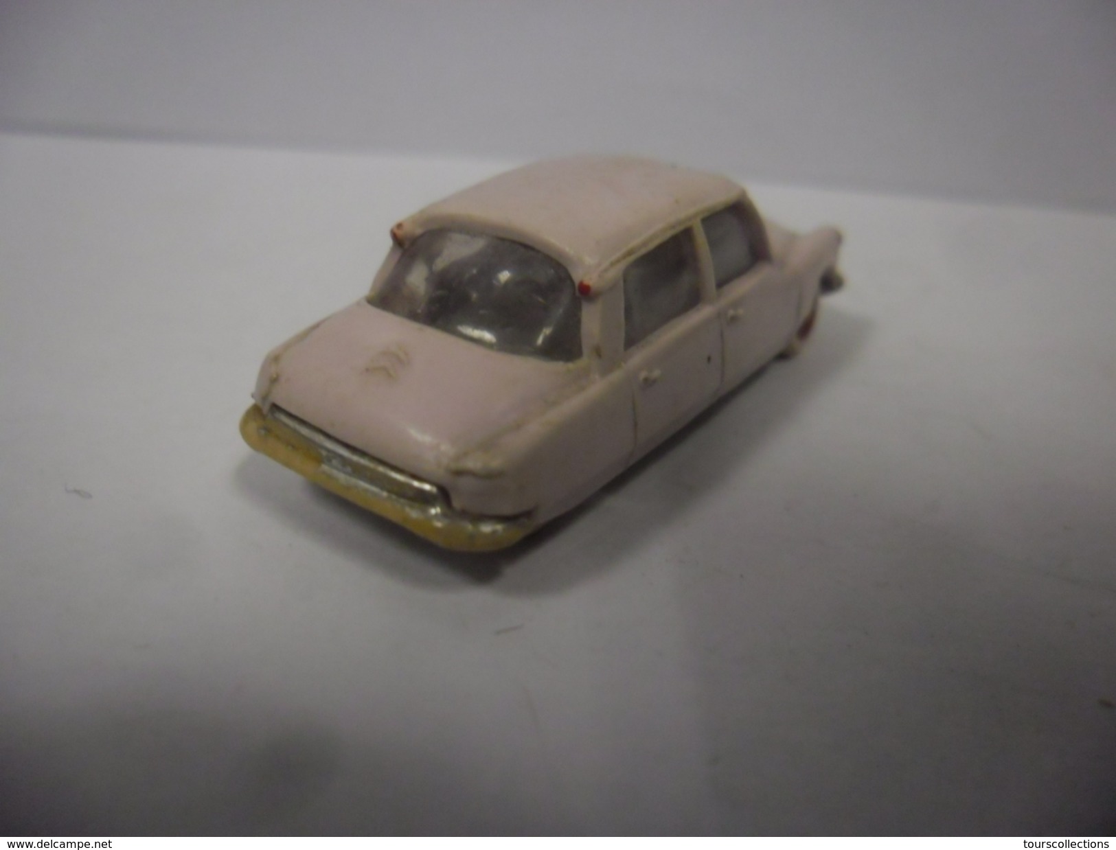 VINTAGE CITROEN DS 19 Couleur Rose Clair Marque Micro Miniatures De NOREV 1/86 ° 1/87 ° France N° 2 - Echelle 1:87