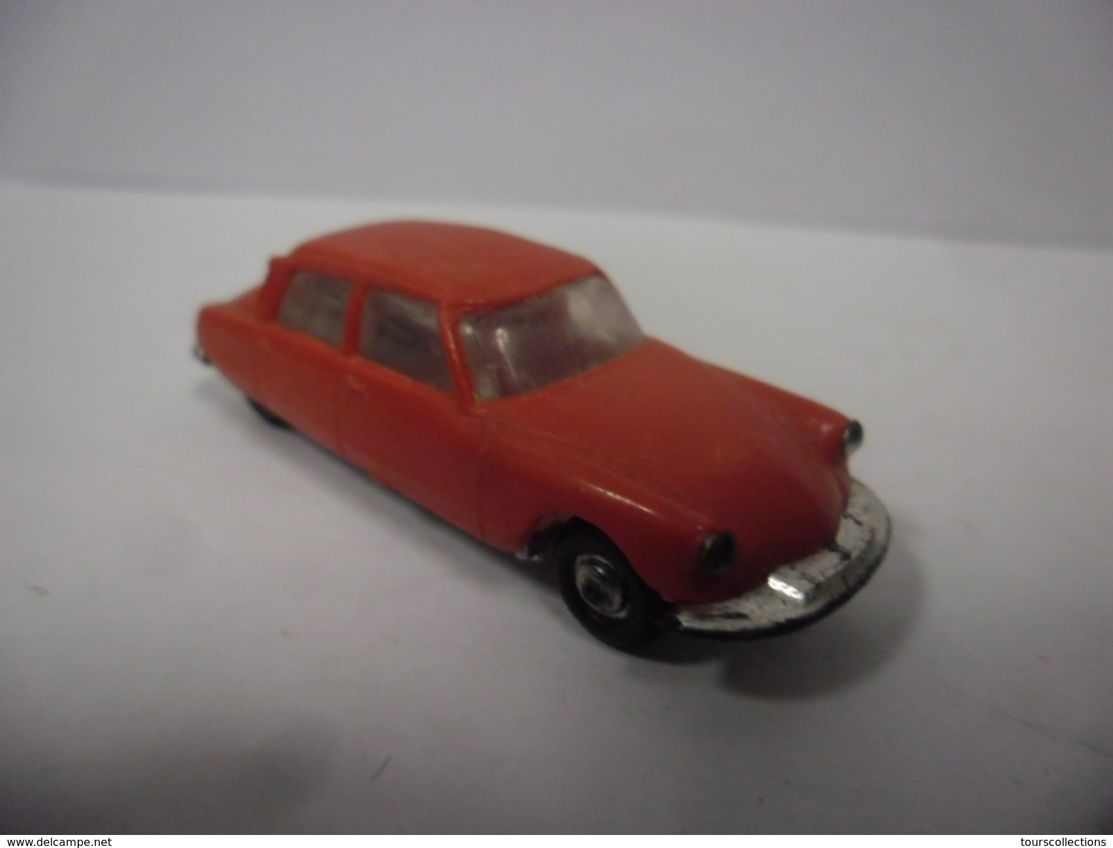 VINTAGE CITROEN DS 19 Couleur Rouge Vermillon Marque Micro Miniatures De NOREV 1/86 ° 1/87 ° France - Schaal 1:87