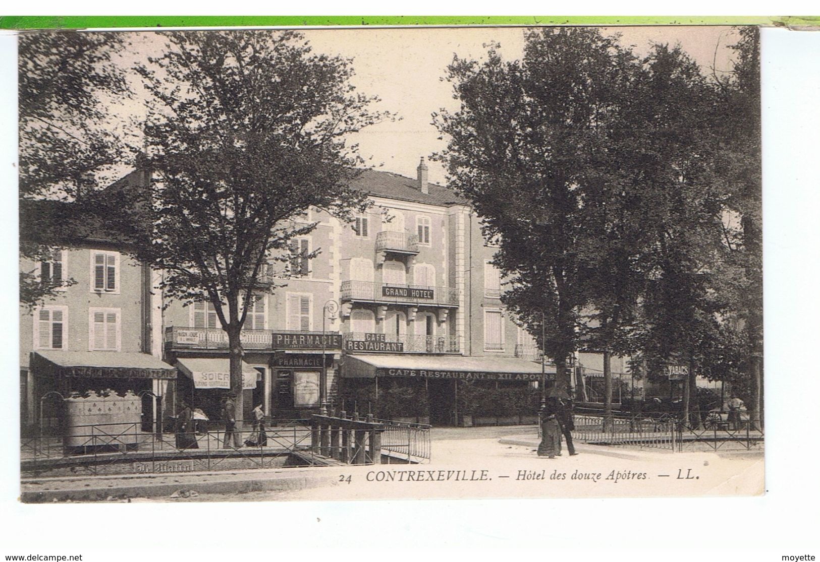 CPA-88-1907-CONTREXEVILLE-HOTEL DES DOUZE APOTRES-ANIMEE-PERSONNAGES-1 VESPASIENNE-MAGASINS-TABACS-PHARMACIE- - Contrexeville