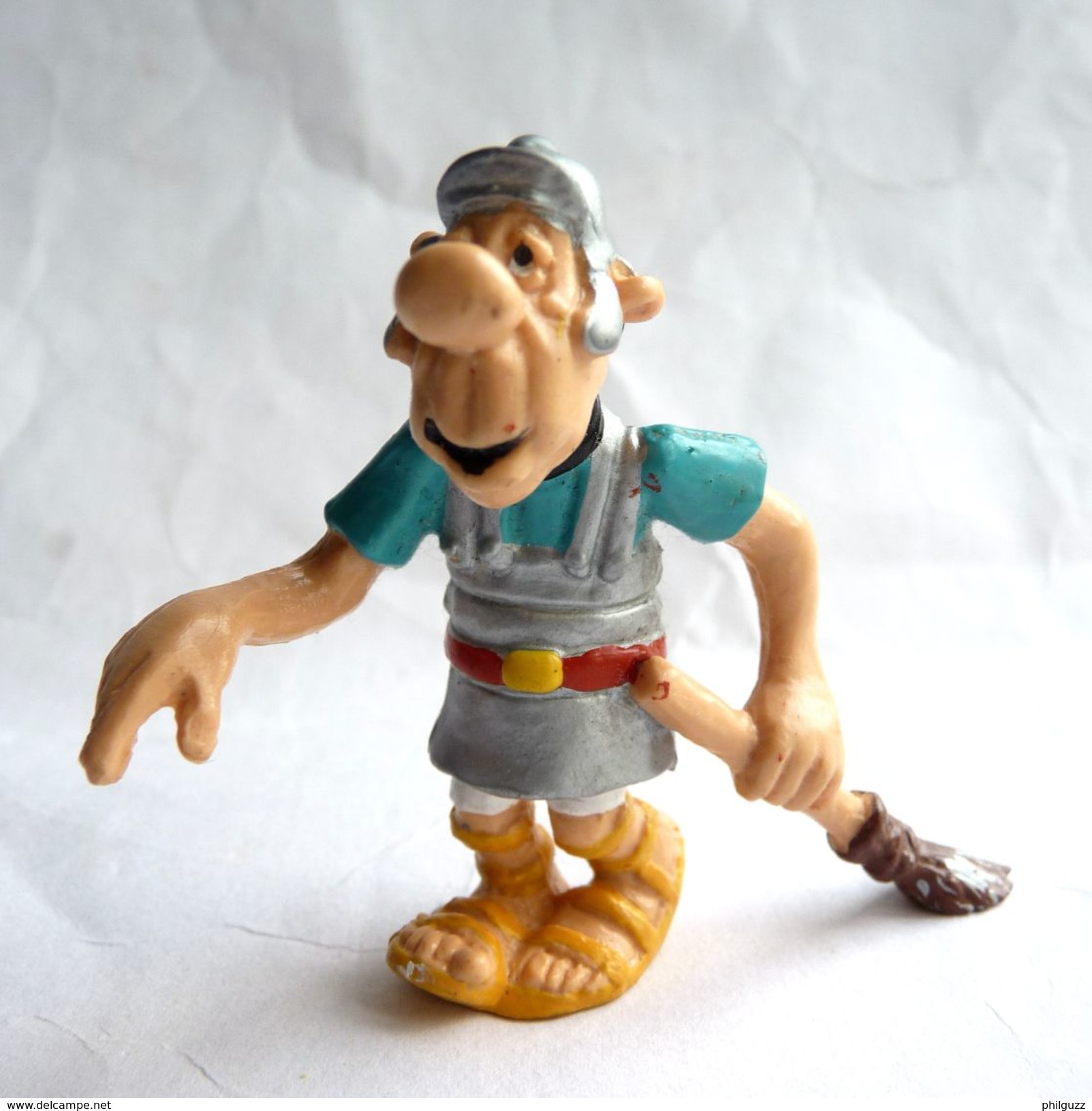 FIGURINE ASTERIX BULLY 1992 LEGIONNAIRE AU BALAIS Ceinture Rouge - Asterix & Obelix