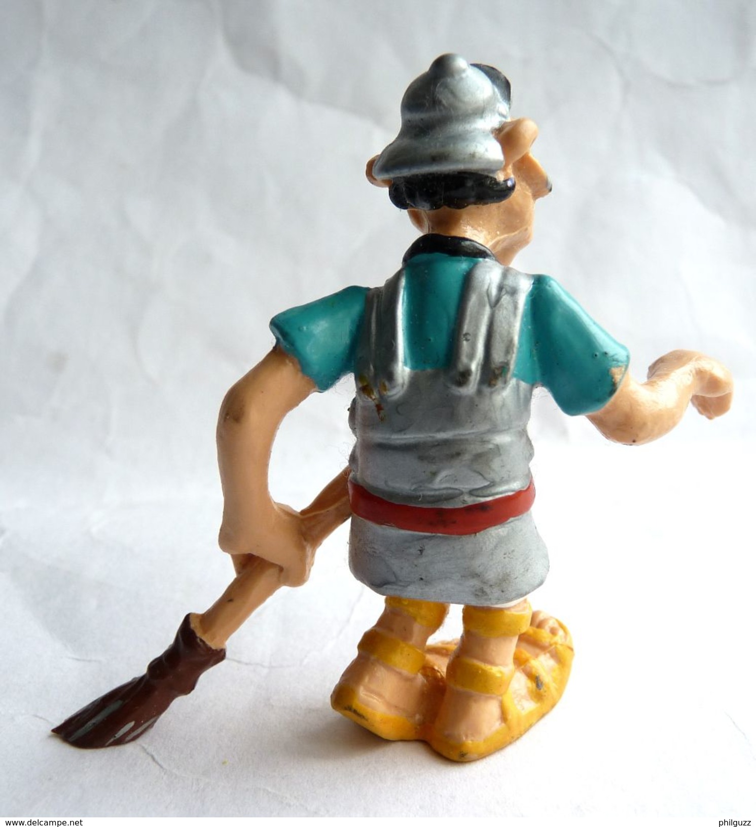 FIGURINE ASTERIX BULLY 1992 LEGIONNAIRE AU BALAIS Ceinture Rouge - Asterix & Obelix