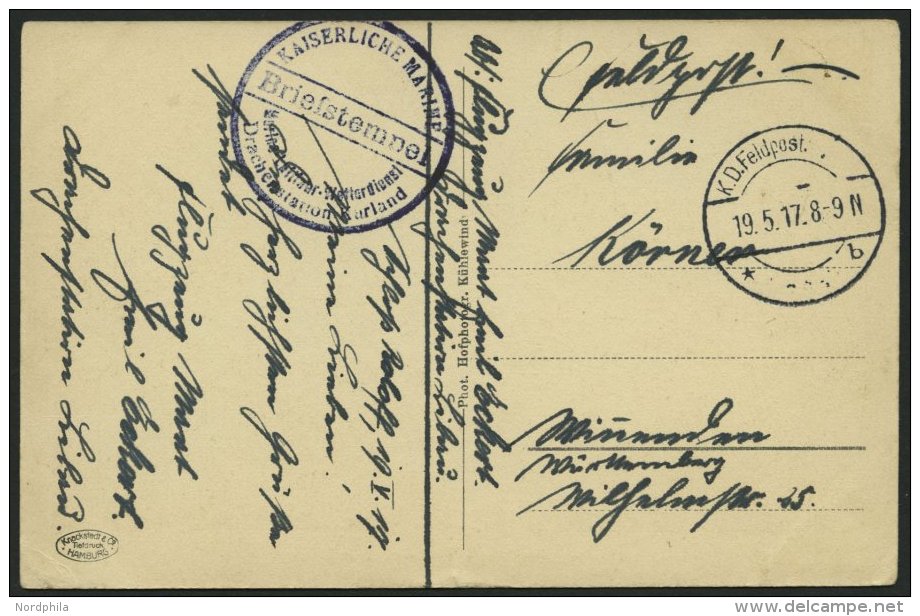FELDPOST I.WK 1917, Feldpost-Ansichtskarte (Deutsche Truppen Am Hafenplatz In Libau) Mit Violettem Briefstempel KAISERLI - Ocupación 1914 – 18