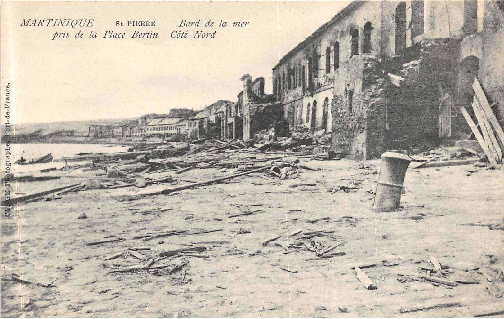 MARTINIQUE ST PIERRE  RUINES BORD DE MER PLACE BERTIN - Autres & Non Classés