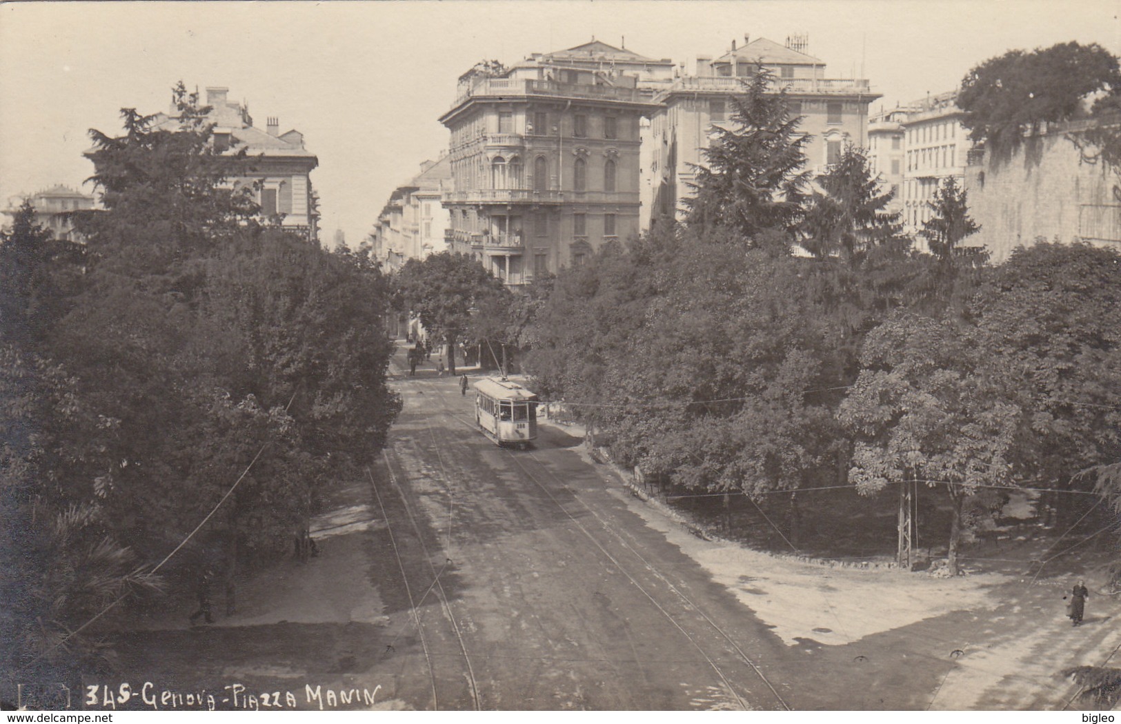 Genova - Piazza Manin Con Tram - Cartolina Foto       (A-46-120607) - Tramways